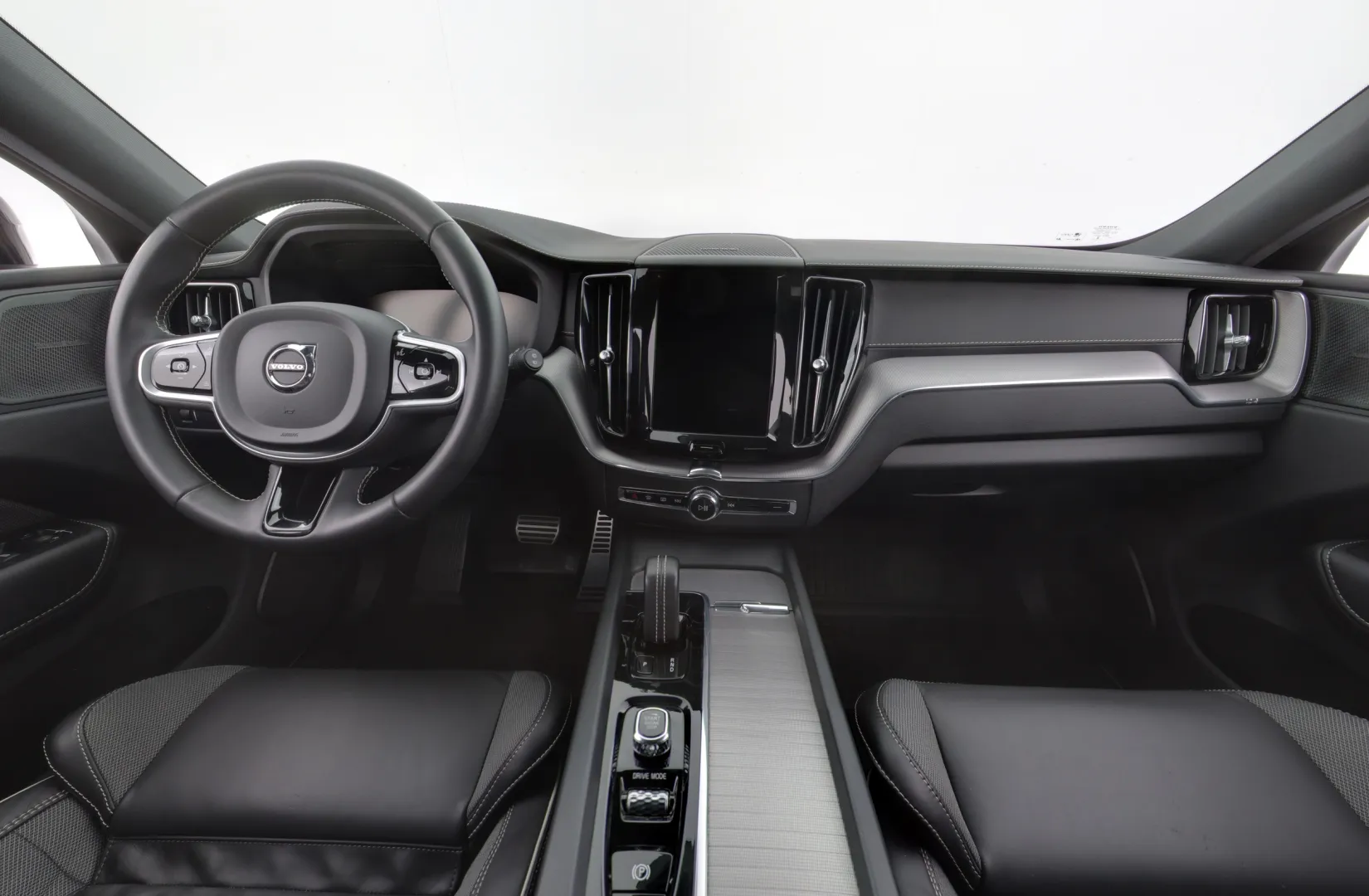 VOLVO XC60 CPN-256 carousel image