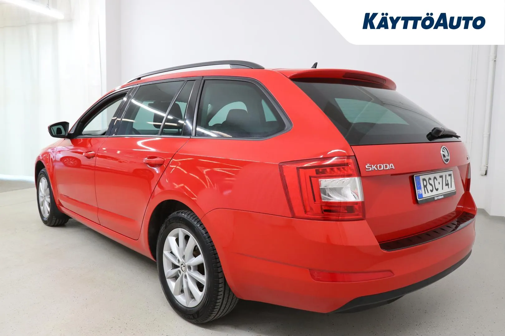 SKODA Octavia RSC-747 carousel image