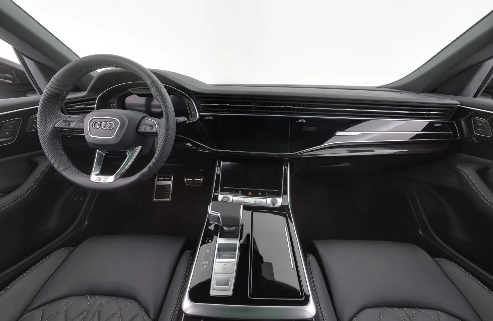 Audi Q8 RXN-349 carousel image