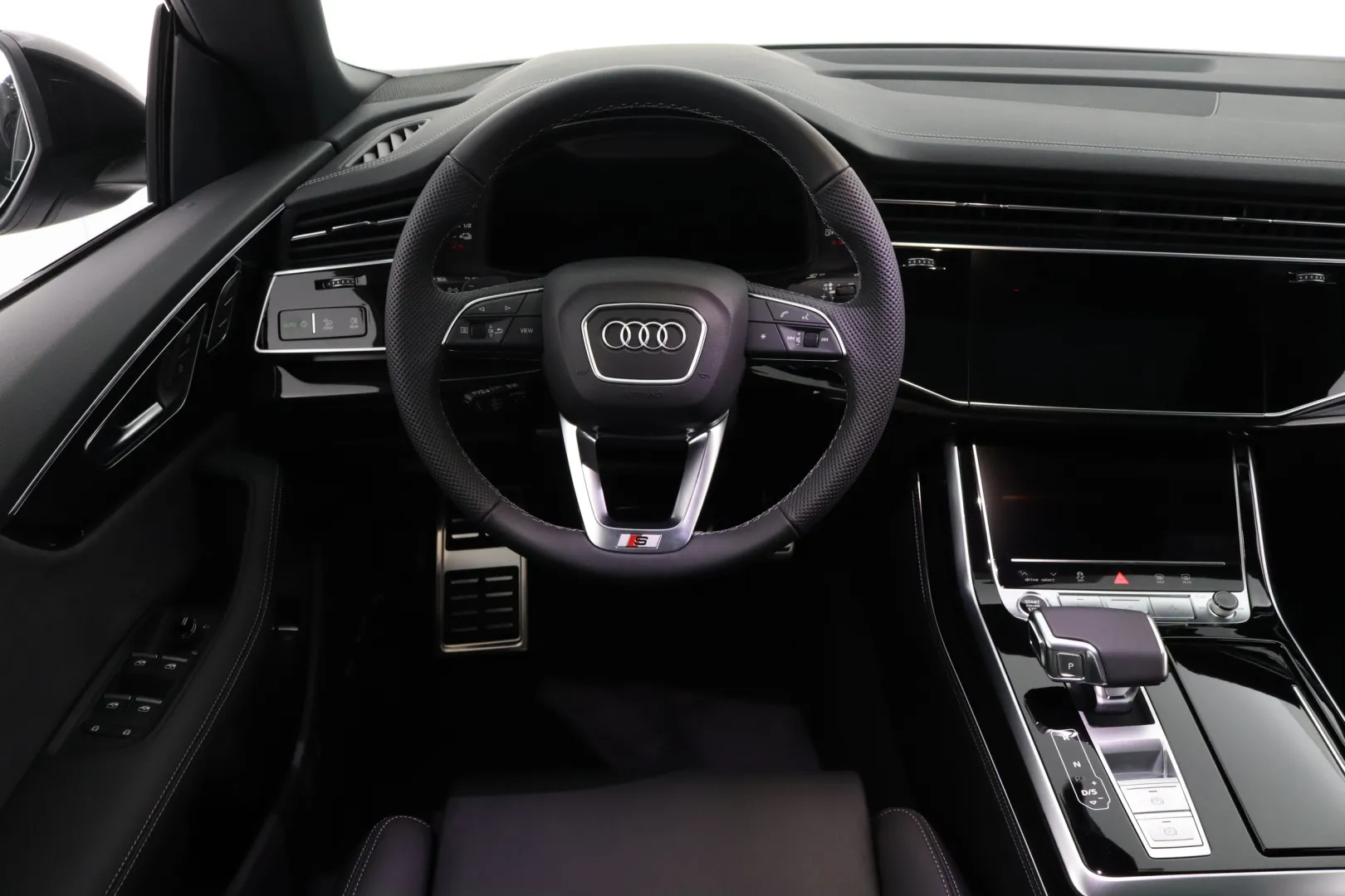 Audi Q8 RXN-349 carousel image
