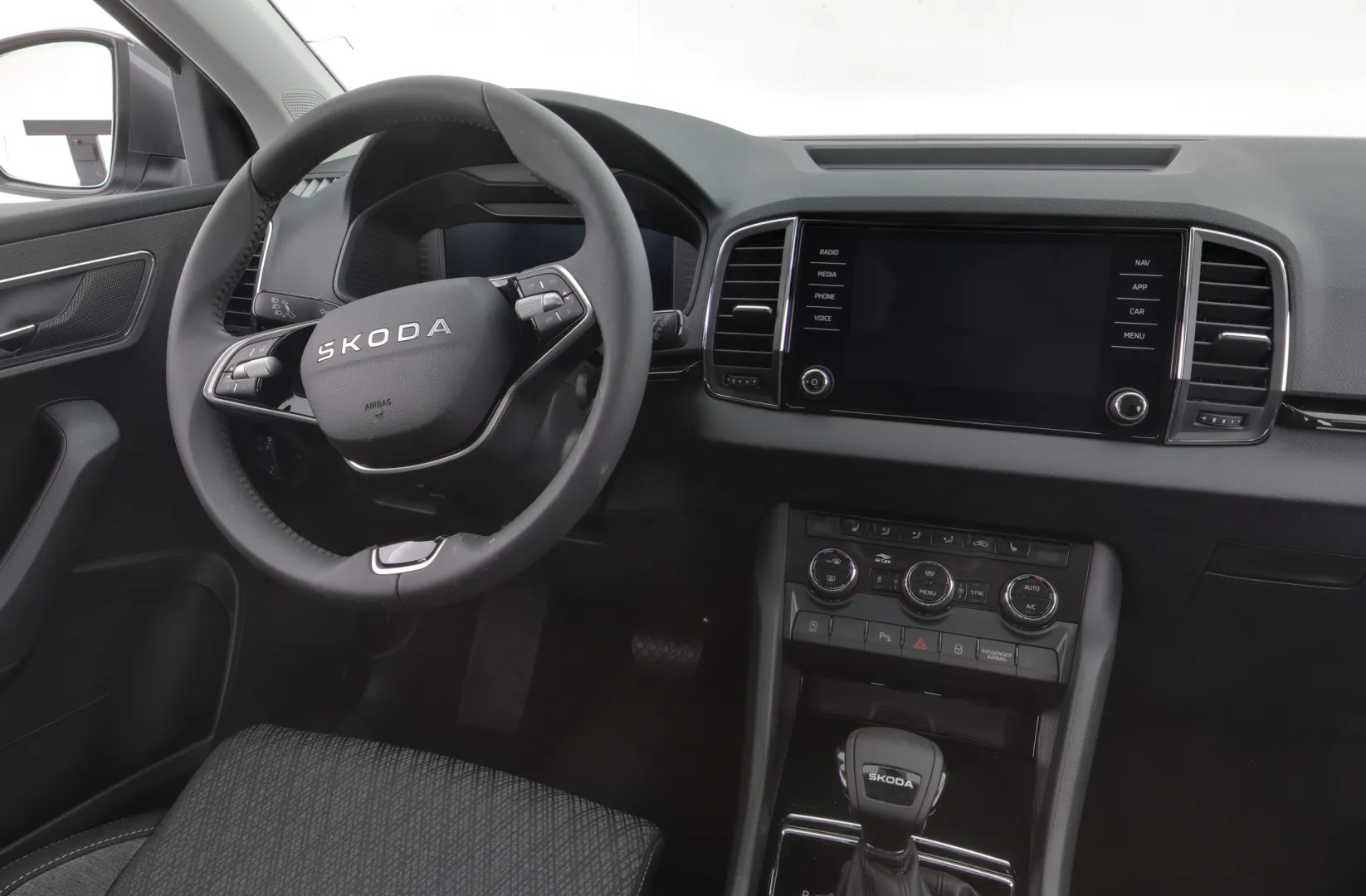 Skoda Karoq RXN-718 carousel image