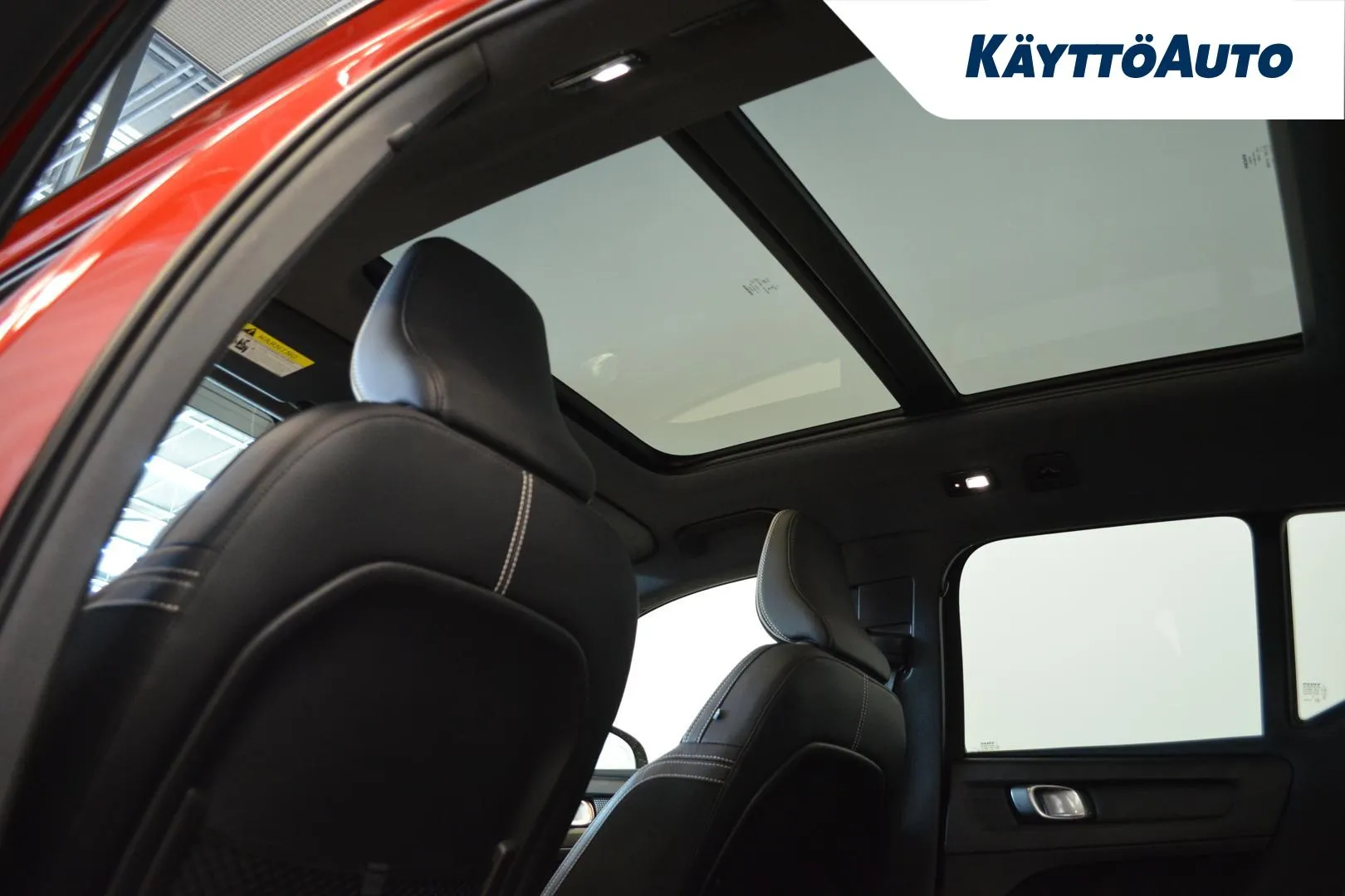 VOLVO XC40 ZNV-320 carousel image