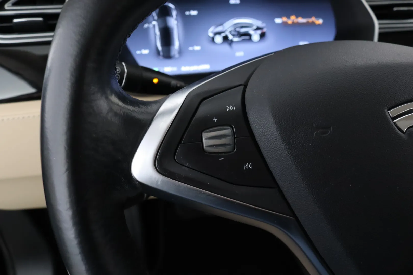 TESLA Model S GLA-296 carousel image
