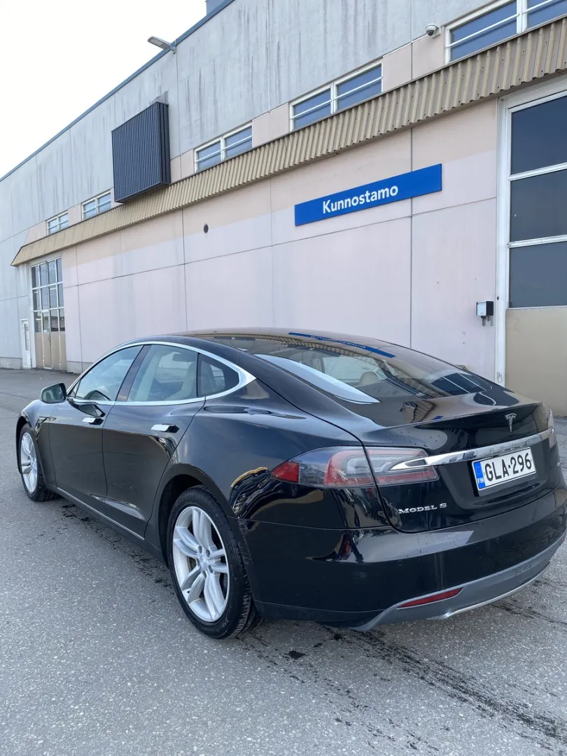 TESLA Model S GLA-296 carousel image