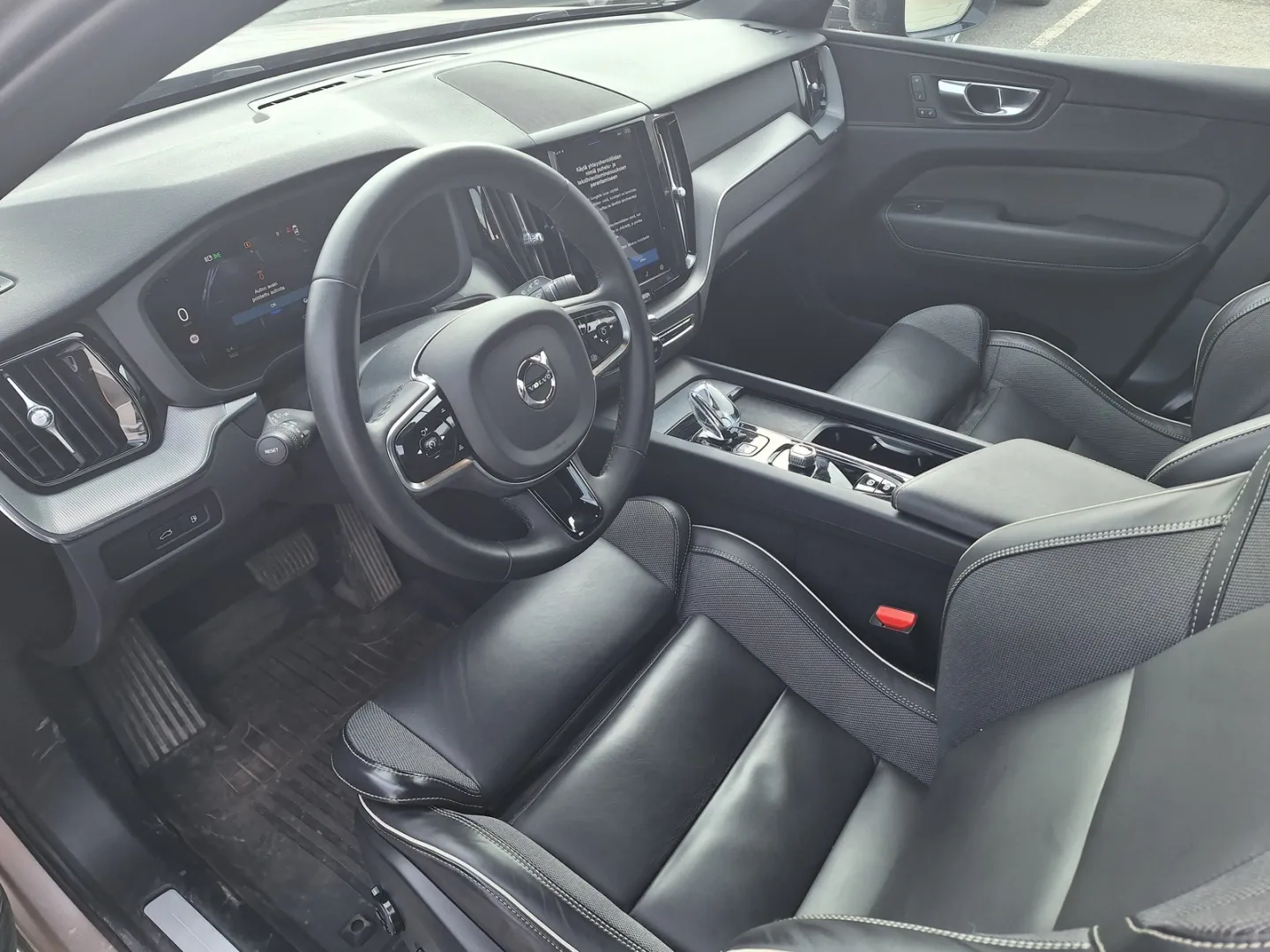 VOLVO XC60 XRT-638 carousel image