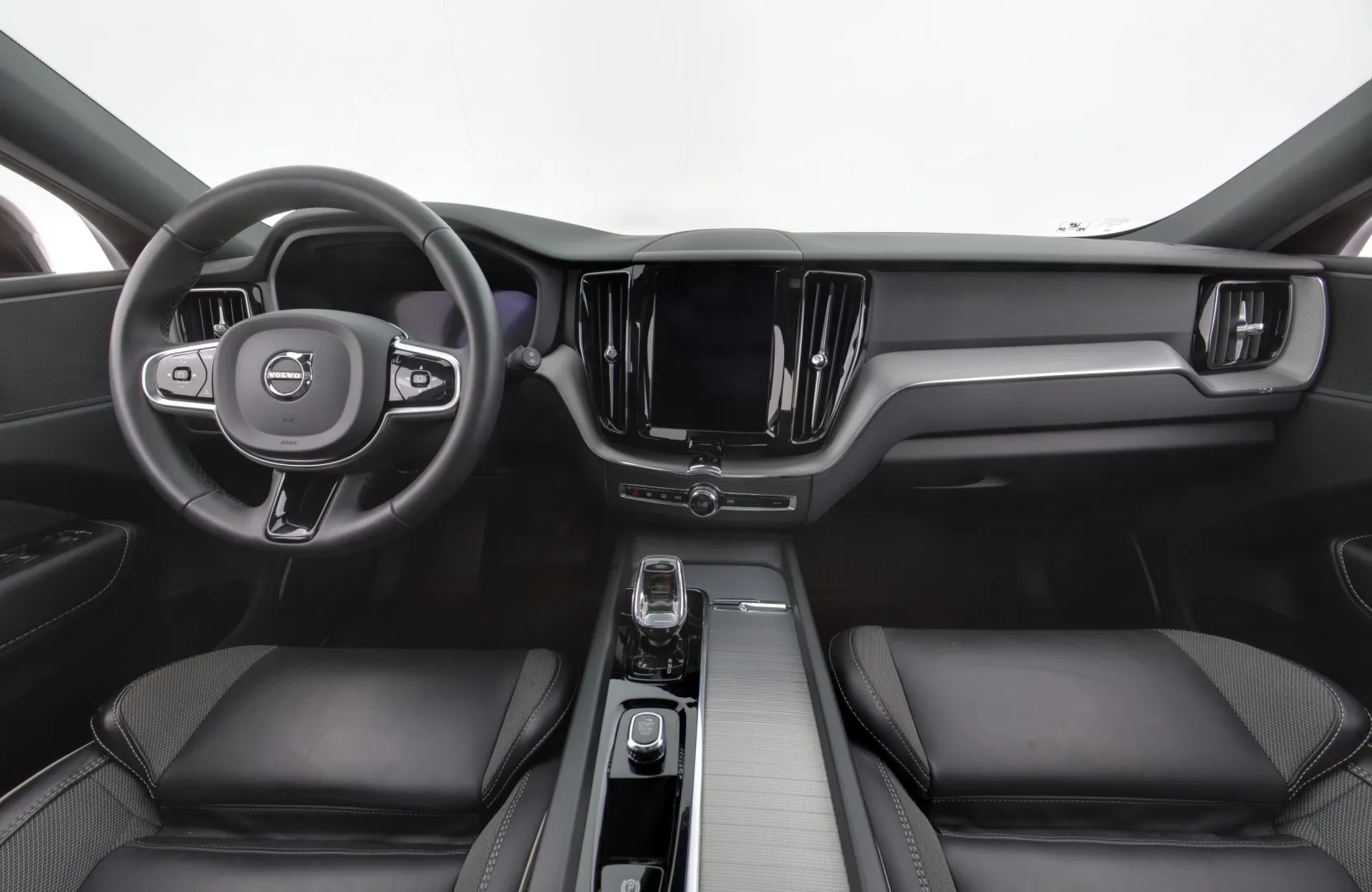VOLVO XC60 XRT-638 carousel image
