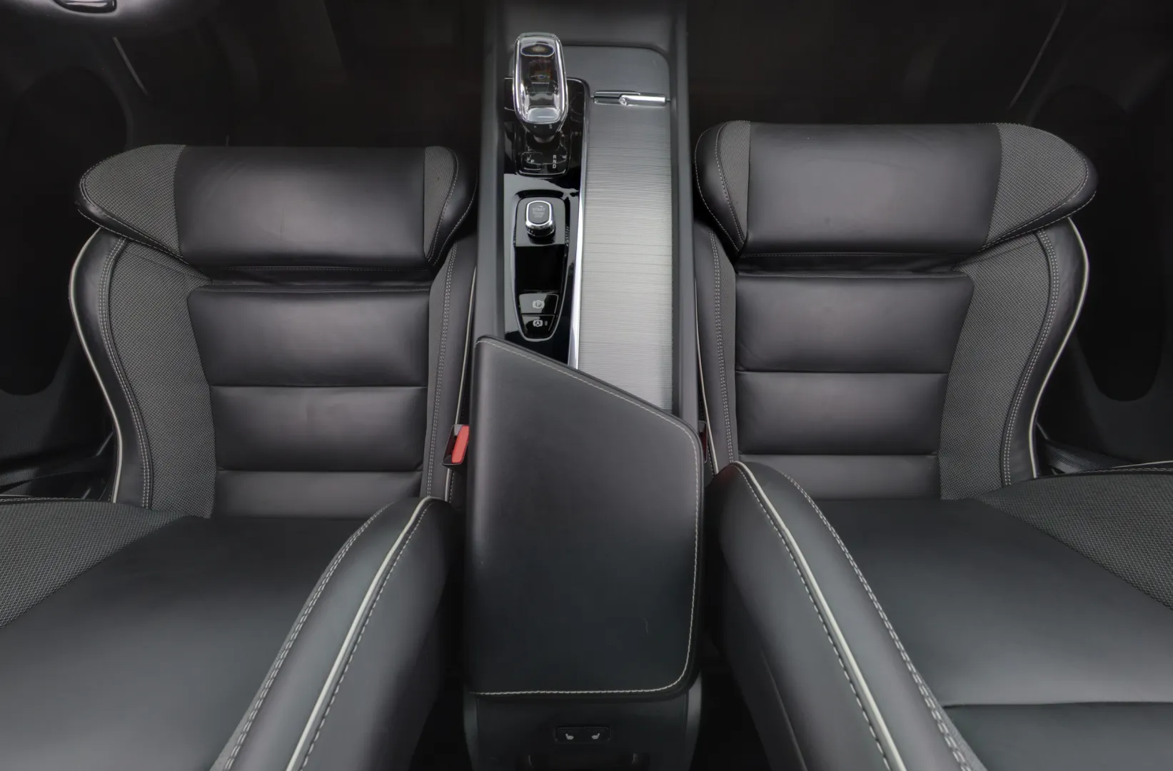 VOLVO XC60 XRT-638 carousel image