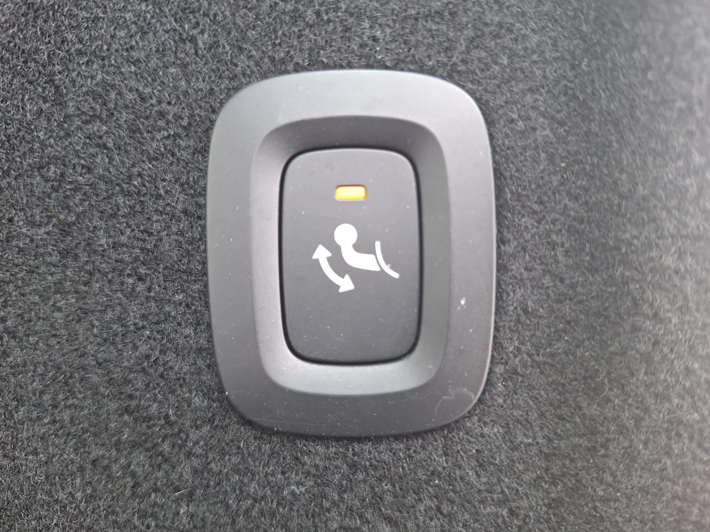 VOLVO XC60 XRT-638 carousel image