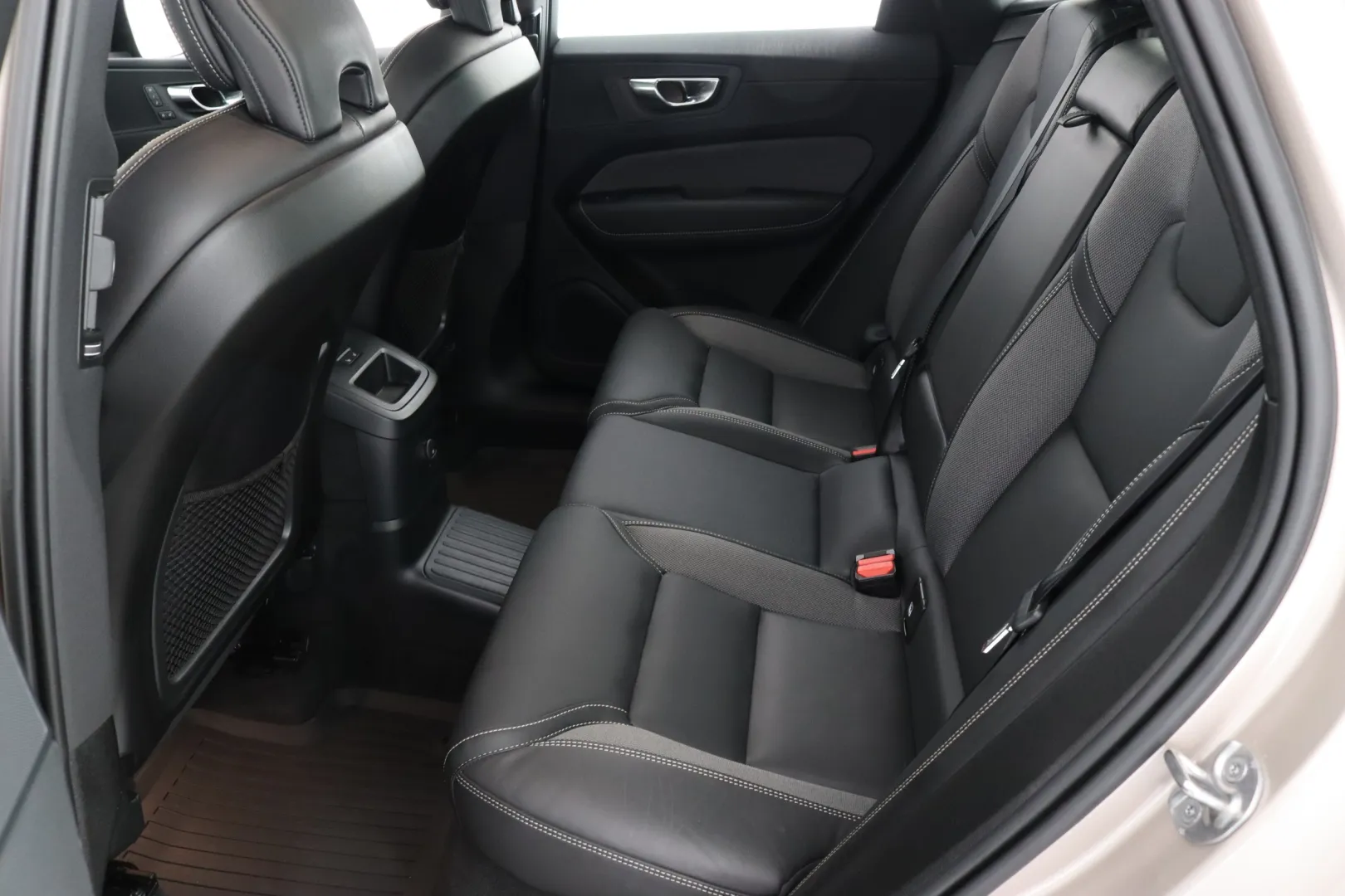 VOLVO XC60 XRT-638 carousel image