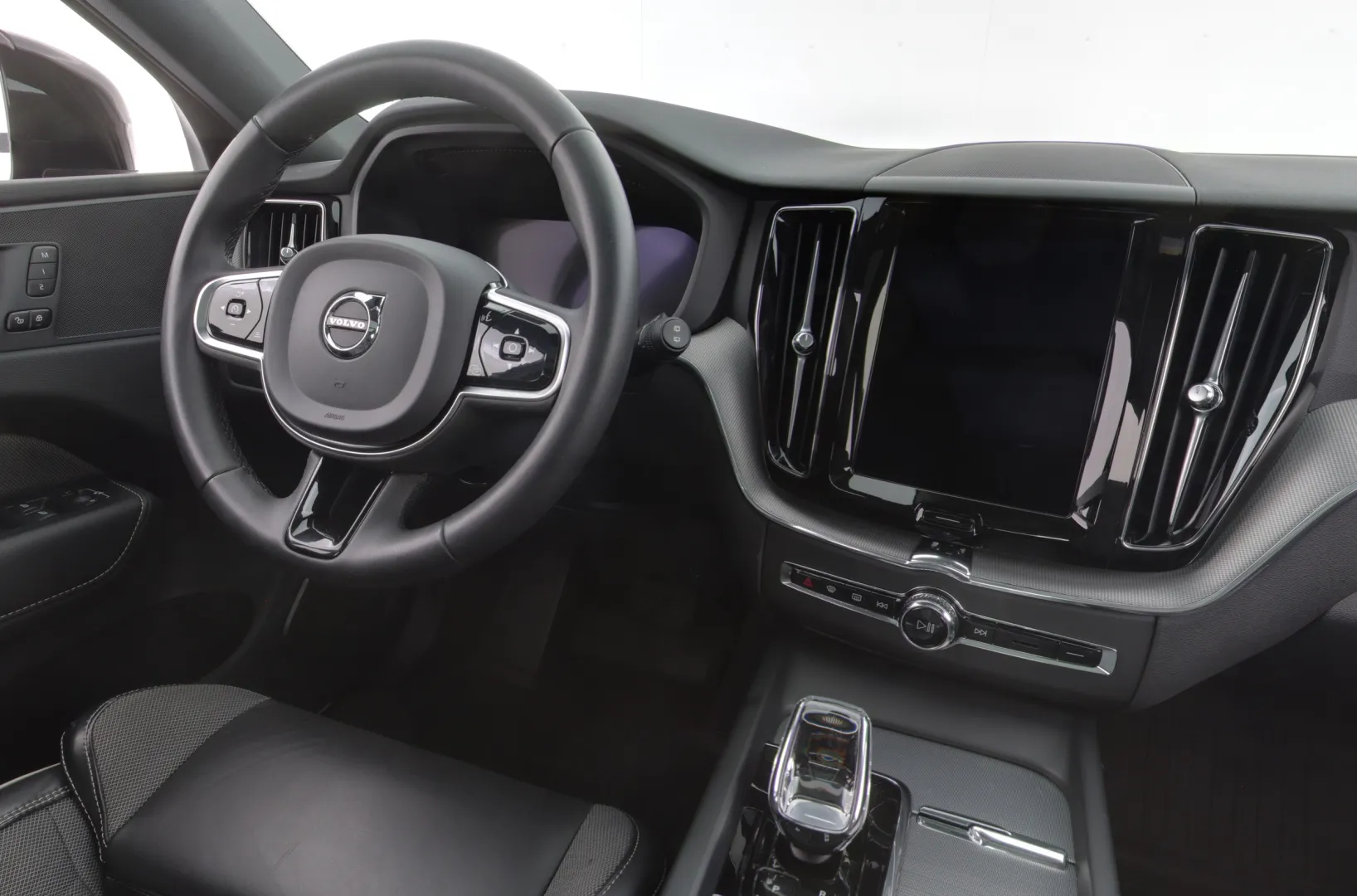 VOLVO XC60 XRT-638 carousel image