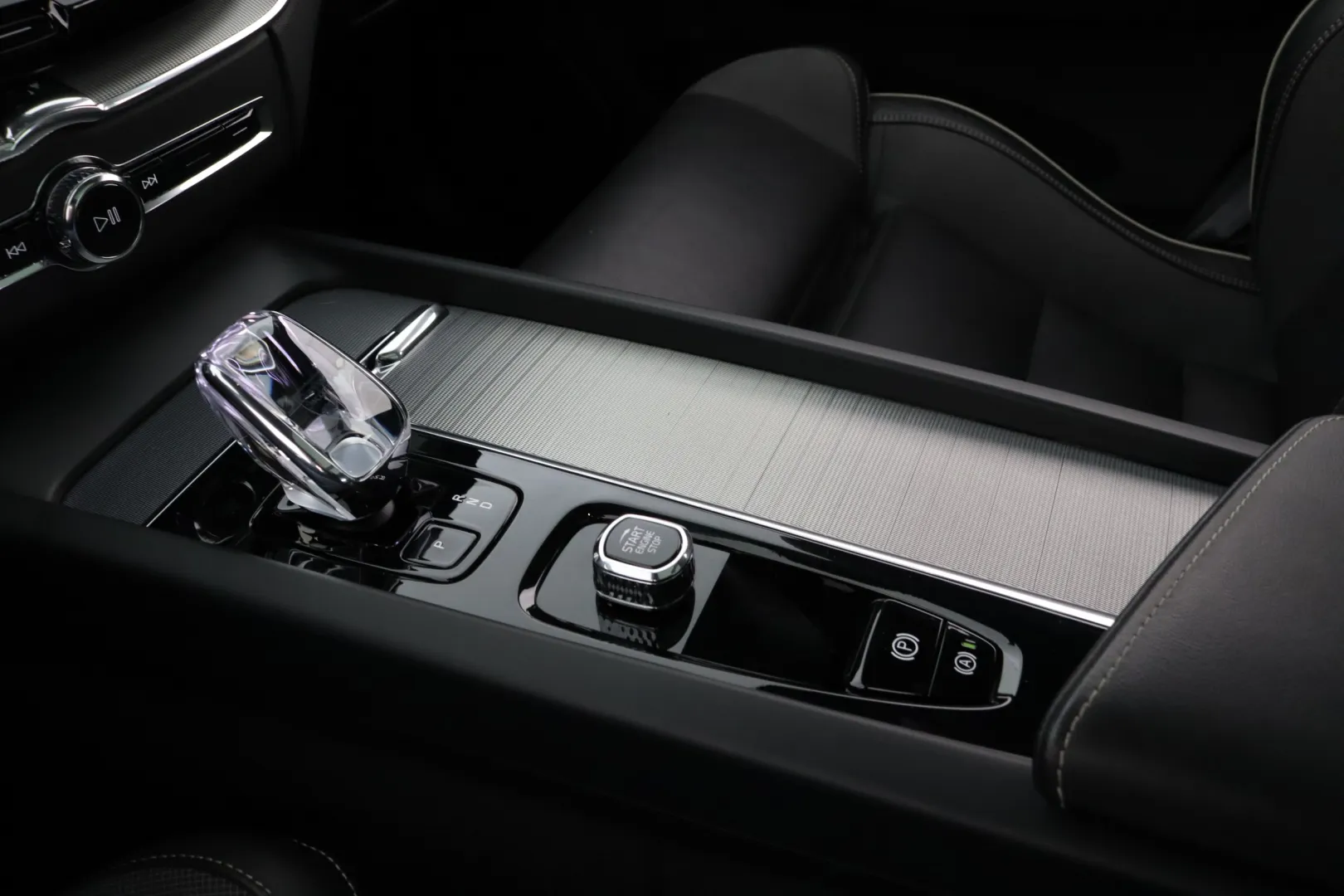 VOLVO XC60 XRT-638 carousel image