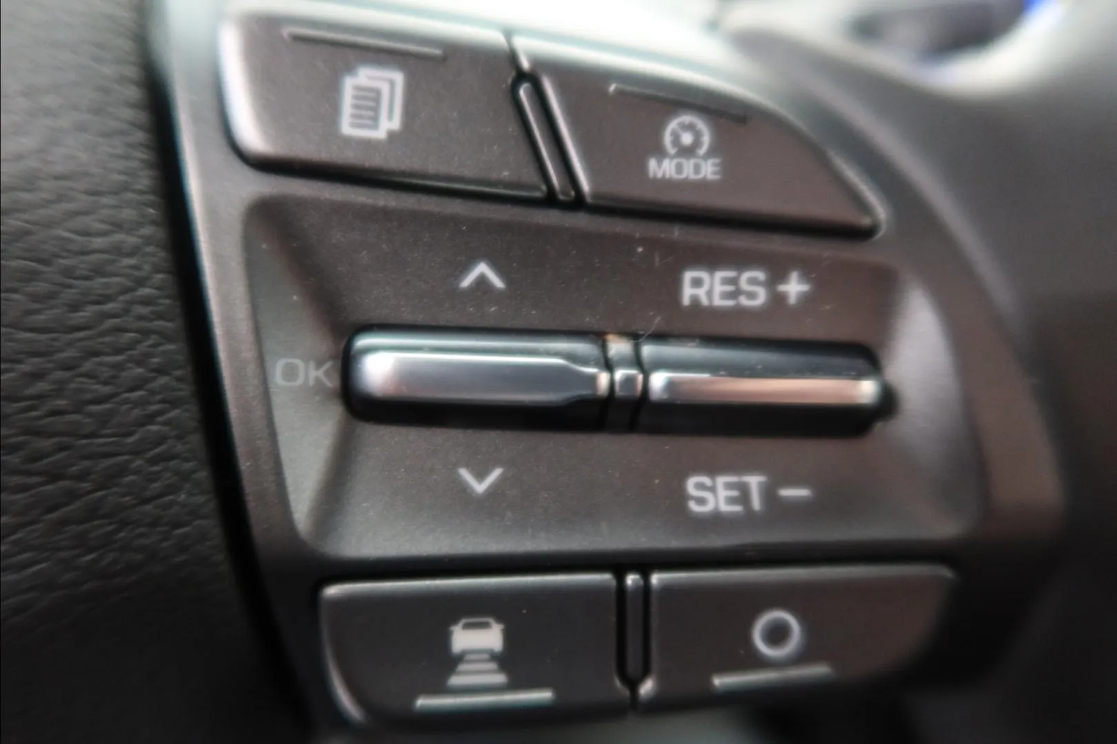 HYUNDAI IONIQ plug-in COI-232 carousel image