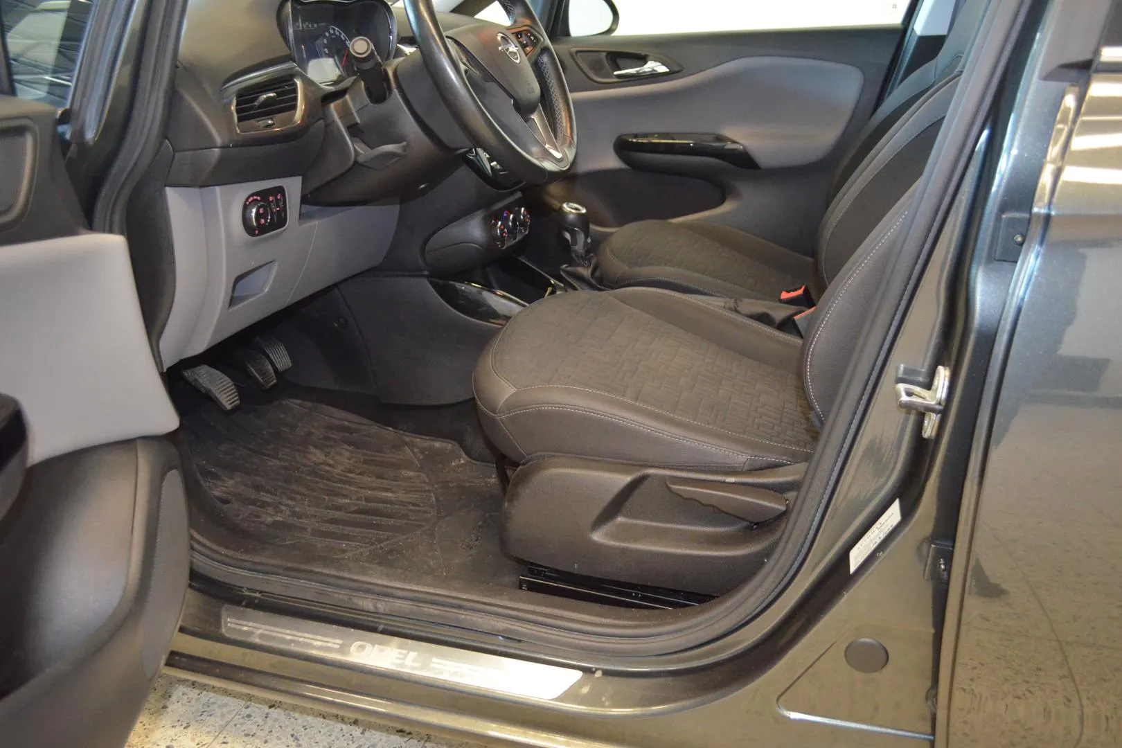 Opel Corsa SMB-847 carousel image