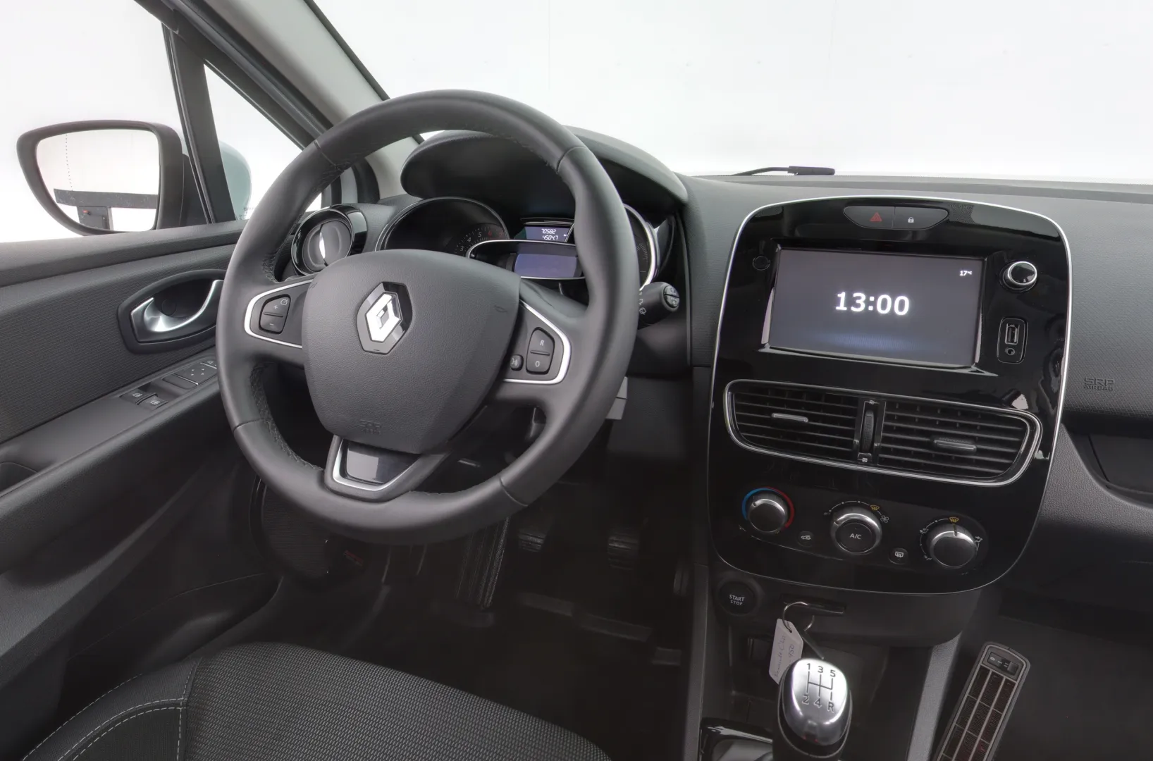 RENAULT Clio JLG-950 carousel image