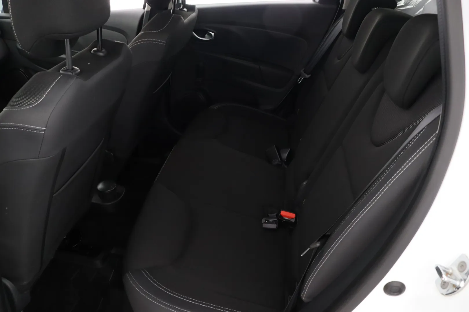 RENAULT Clio JLG-950 carousel image