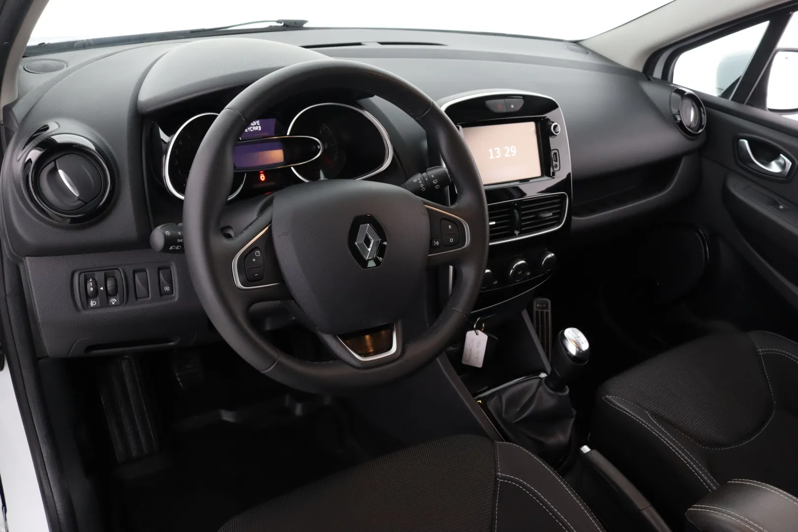 RENAULT Clio JLG-950 carousel image