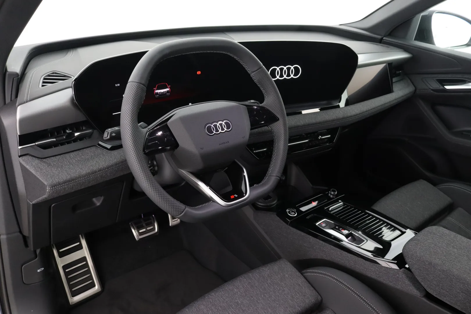 Audi Q6 e-tron RXM-465 carousel image