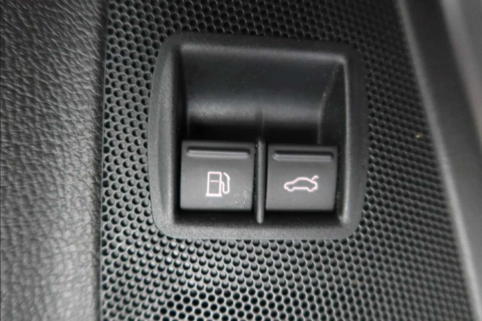 VOLKSWAGEN Passat UBF-840 carousel image