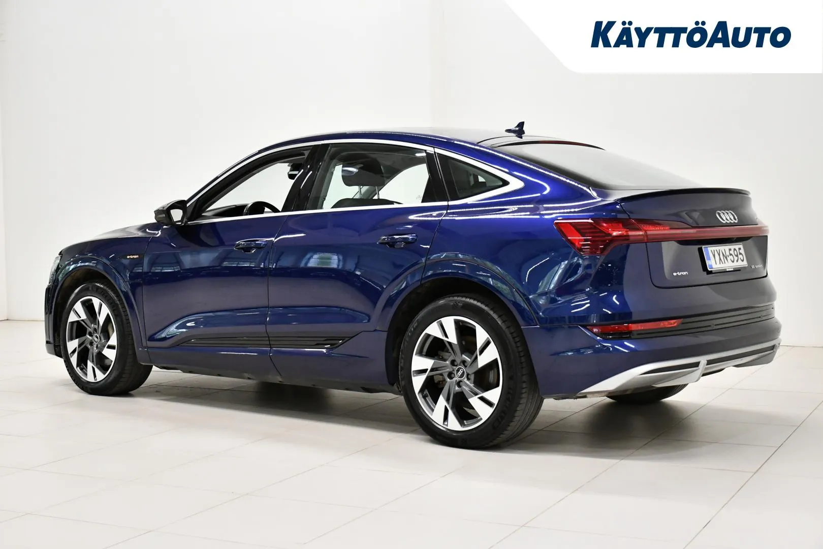 AUDI e-tron YXN-595 carousel image