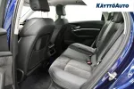 AUDI e-tron YXN-595 carousel thumbs