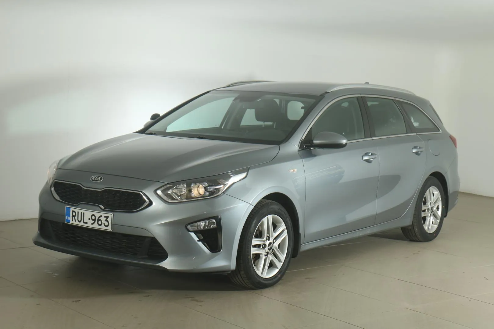 KIA Ceed RUL-963 carousel image