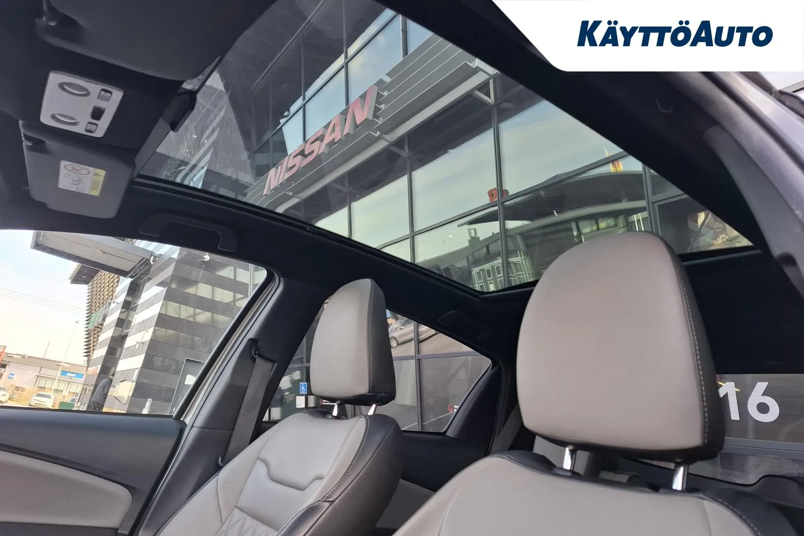 TOYOTA Yaris CPA-576 carousel image