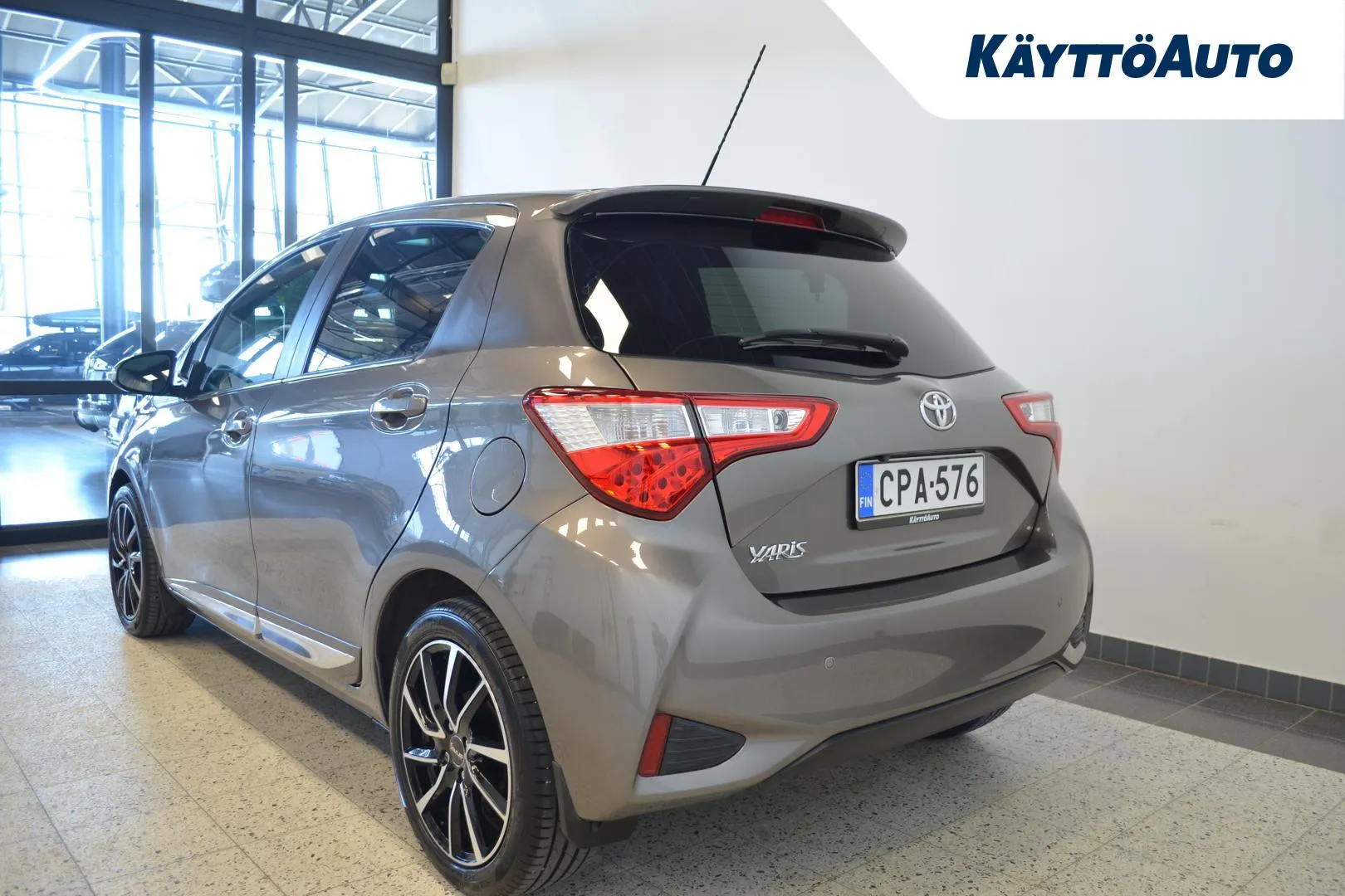 TOYOTA Yaris CPA-576 carousel image