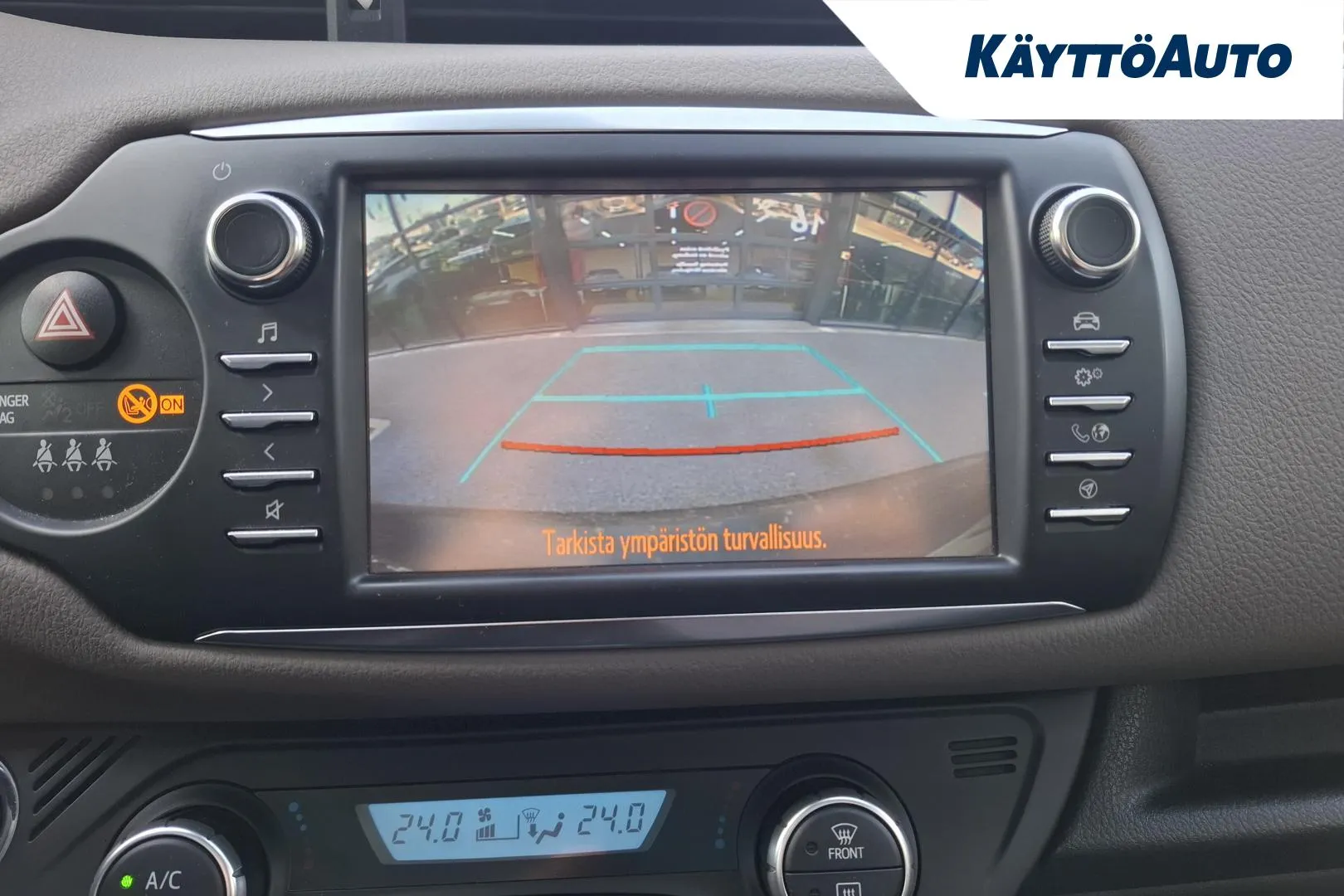 TOYOTA Yaris CPA-576 carousel image