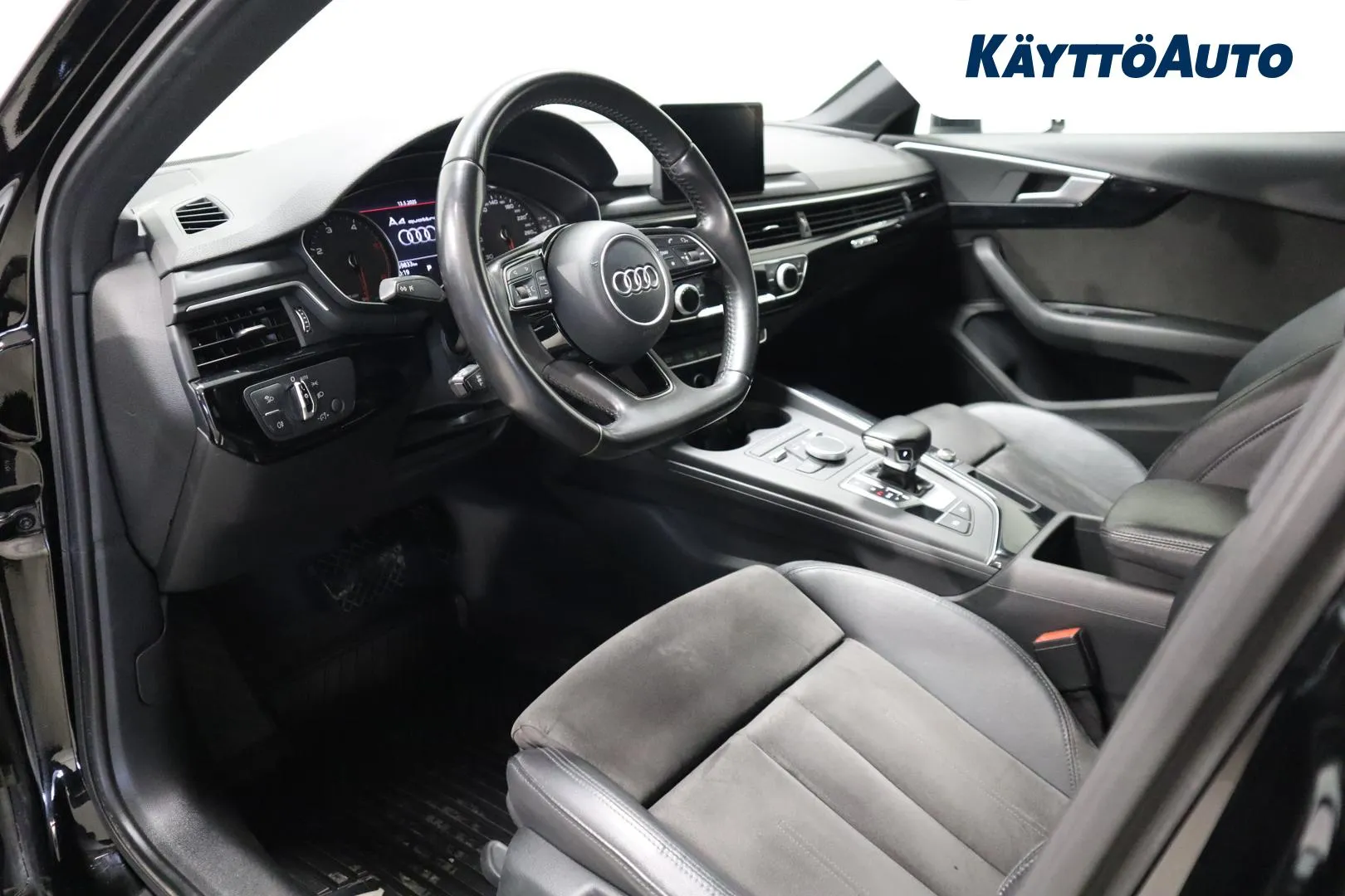 AUDI A4 JKC-593 carousel image