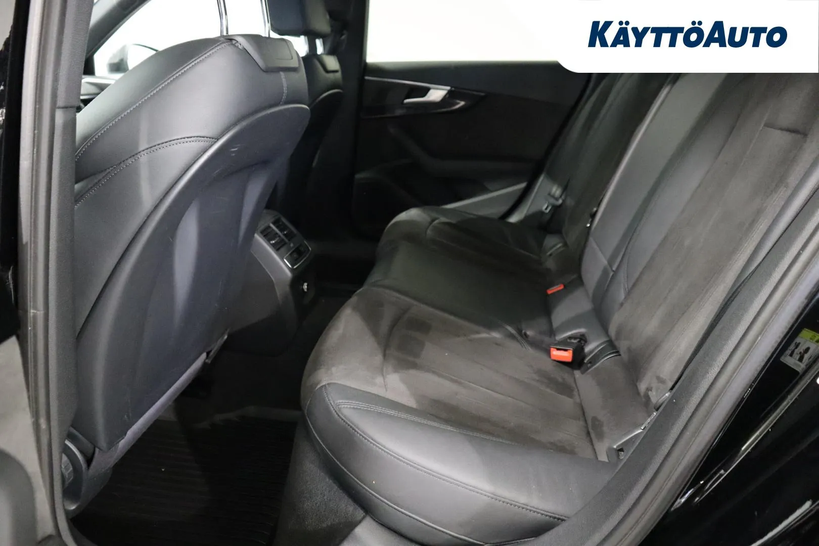 AUDI A4 JKC-593 carousel image