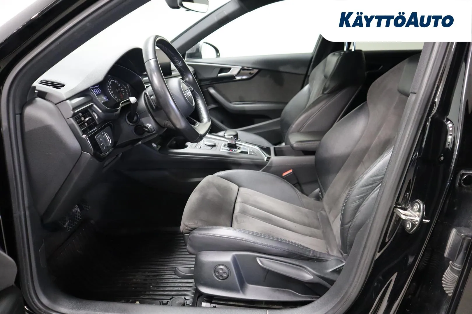 AUDI A4 JKC-593 carousel image