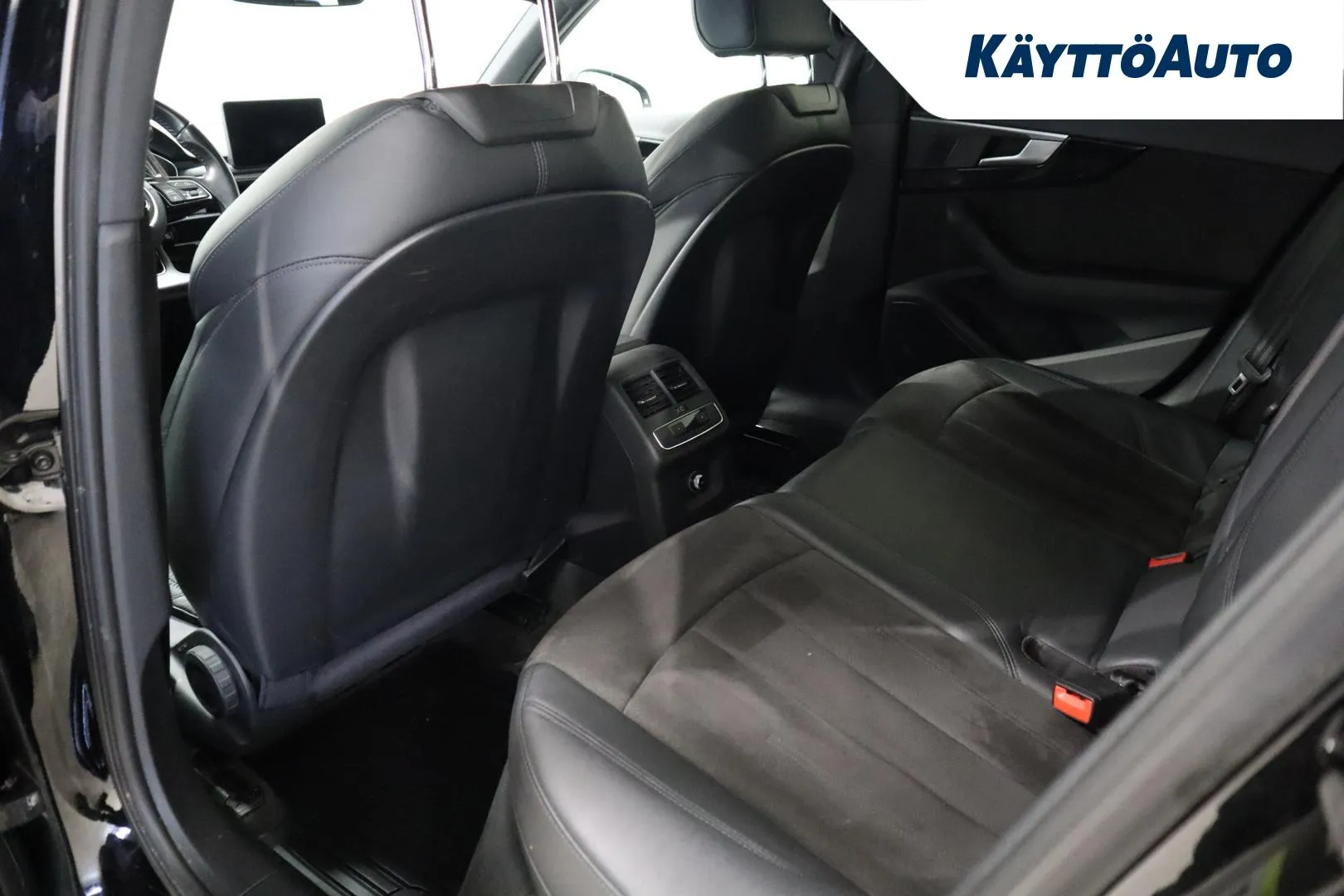 AUDI A4 JKC-593 carousel image
