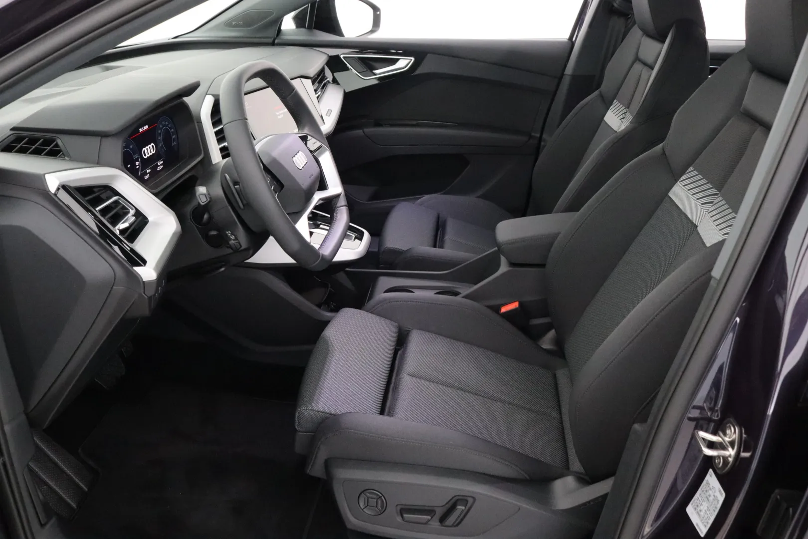 Audi Q4 e-tron RXN-483 carousel image