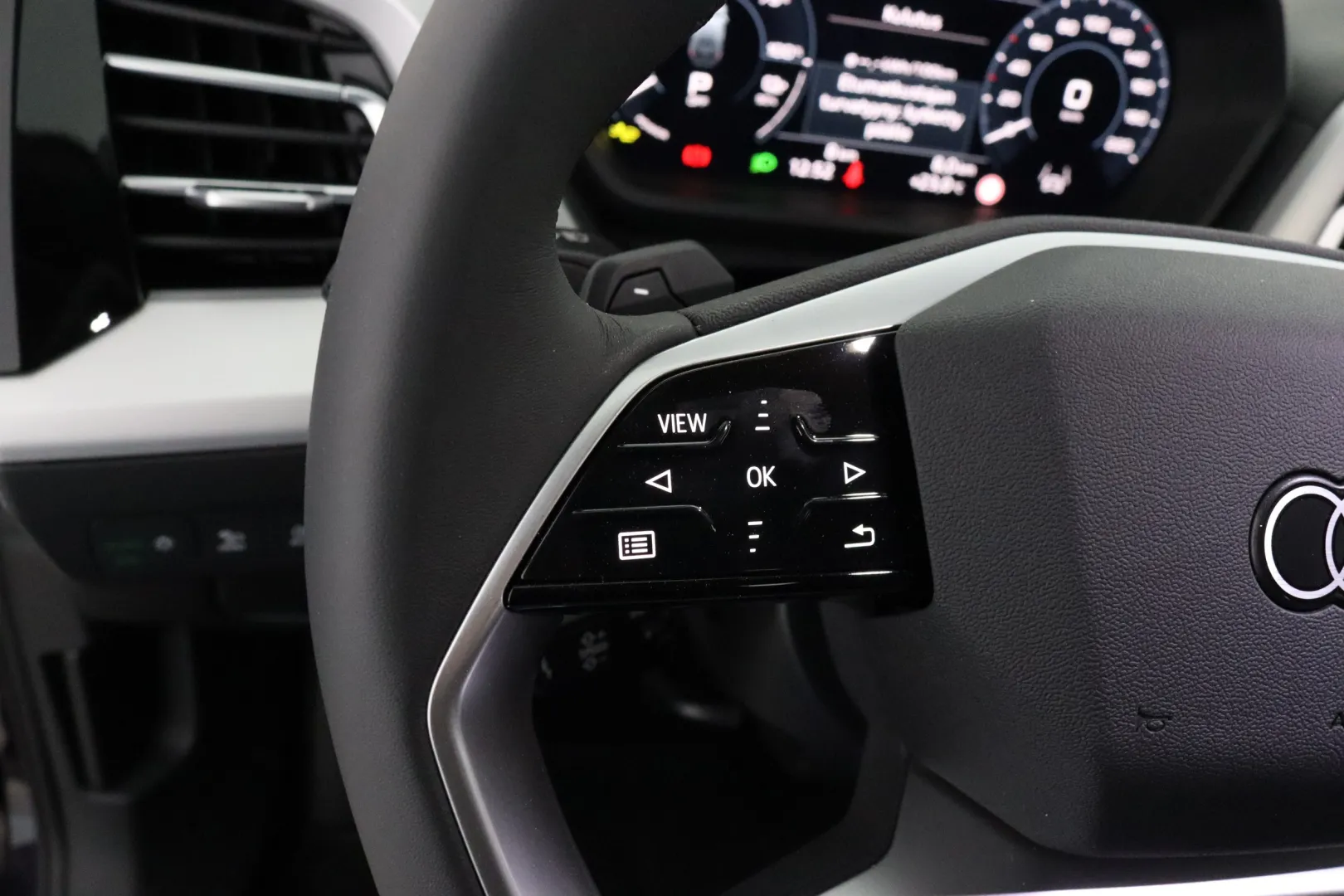 Audi Q4 e-tron RXN-483 carousel image