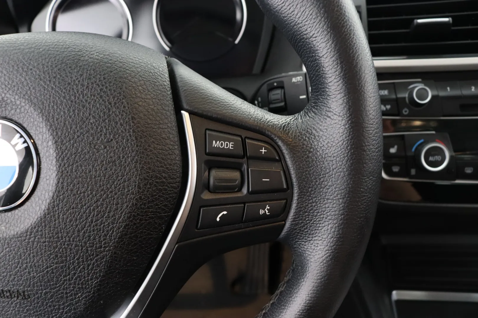 BMW 118 LOP-181 carousel image