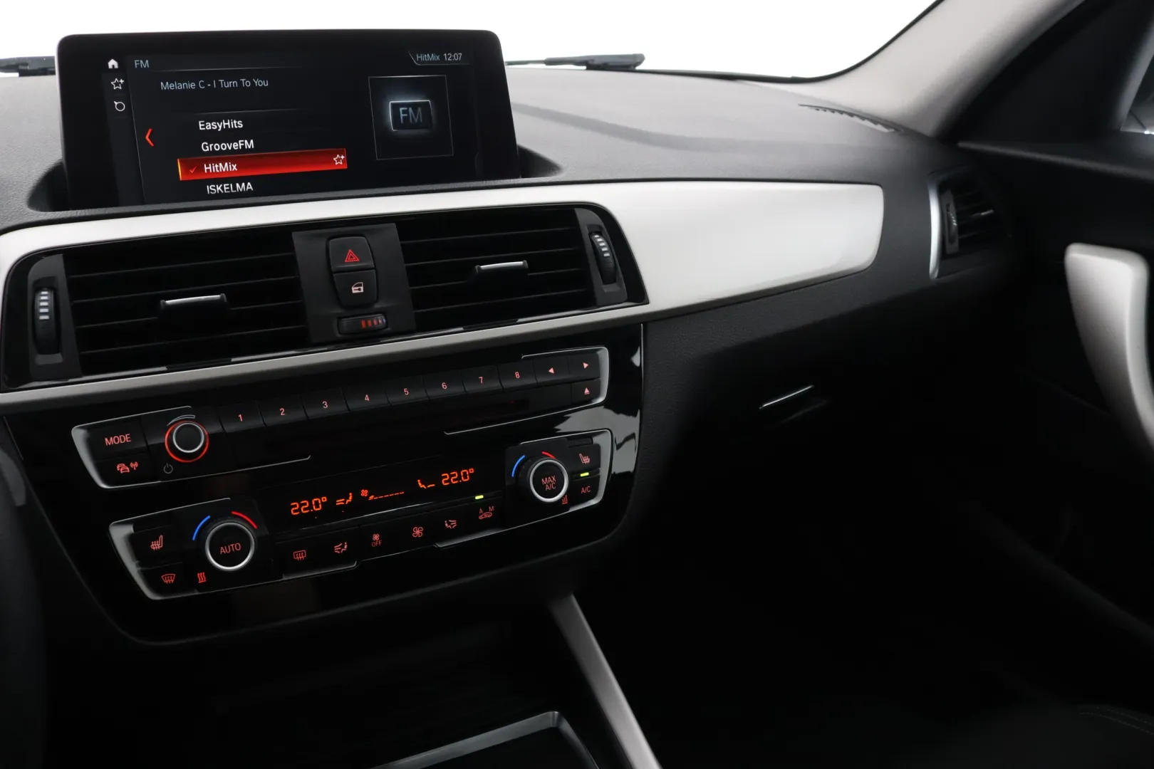 BMW 118 LOP-181 carousel image
