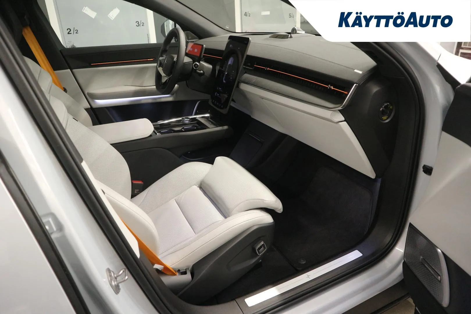 POLESTAR 3 MPV-677 carousel image