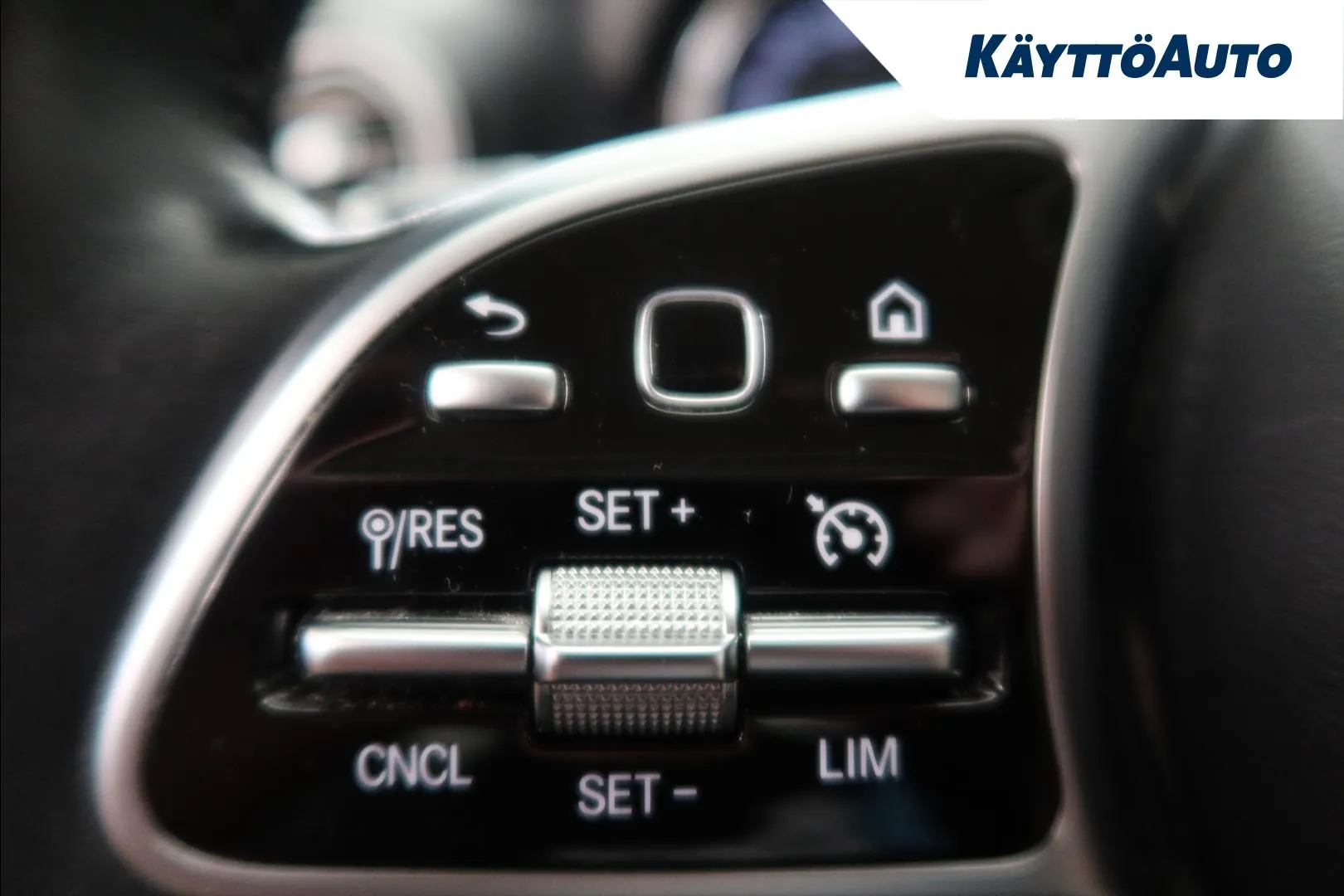 MERCEDES-BENZ E CNN-546 carousel image
