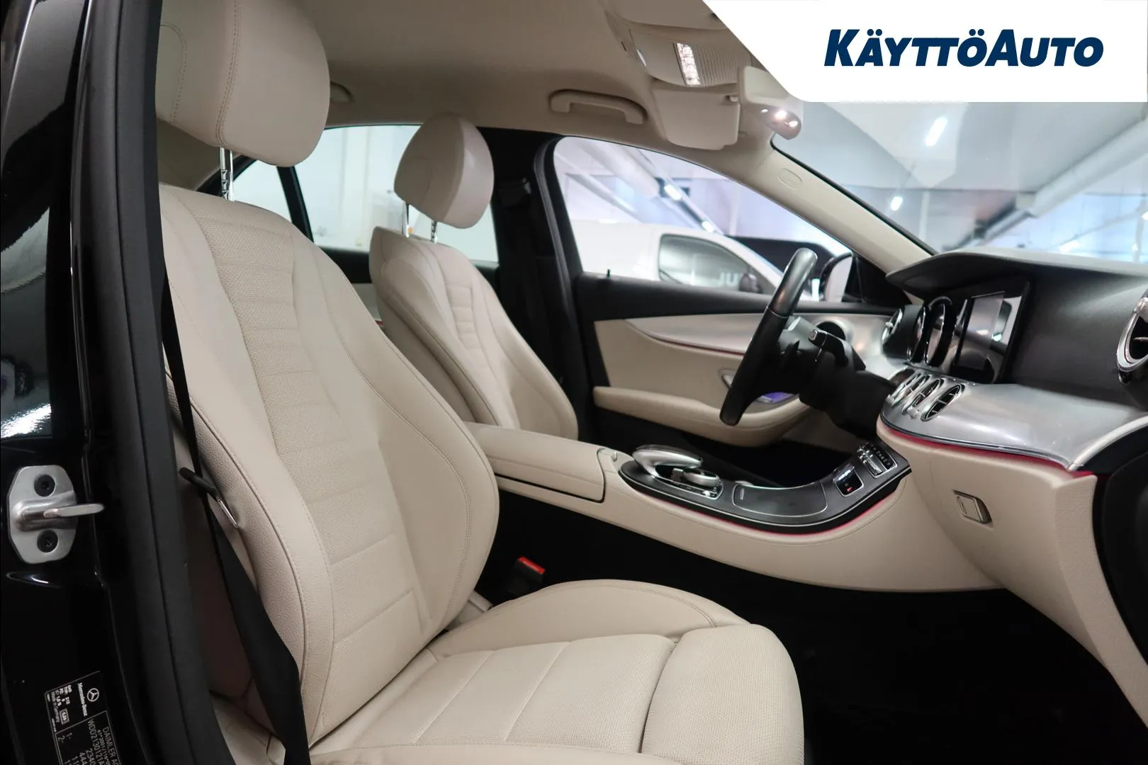 MERCEDES-BENZ E CNN-546 carousel image