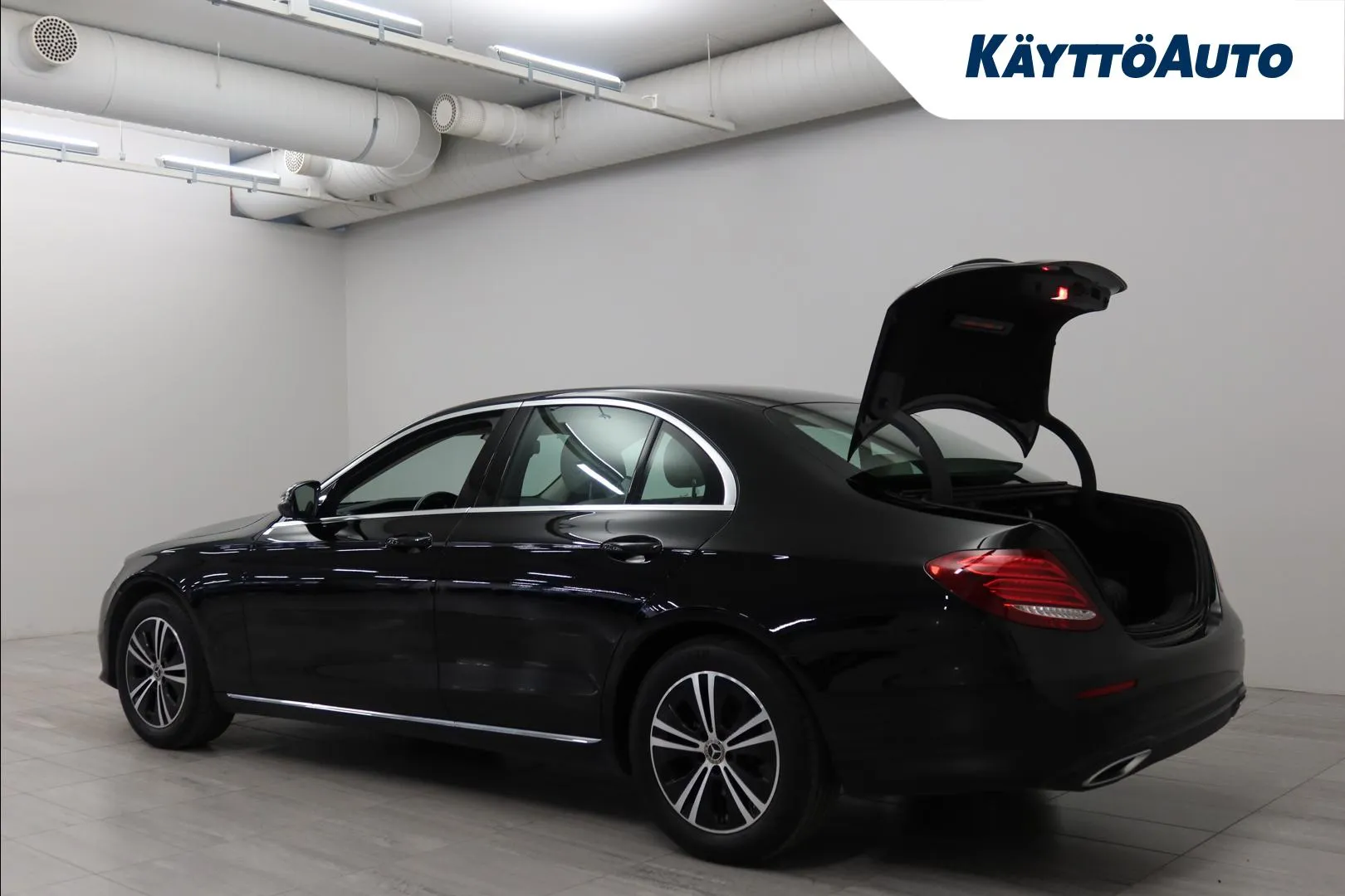 MERCEDES-BENZ E CNN-546 carousel image