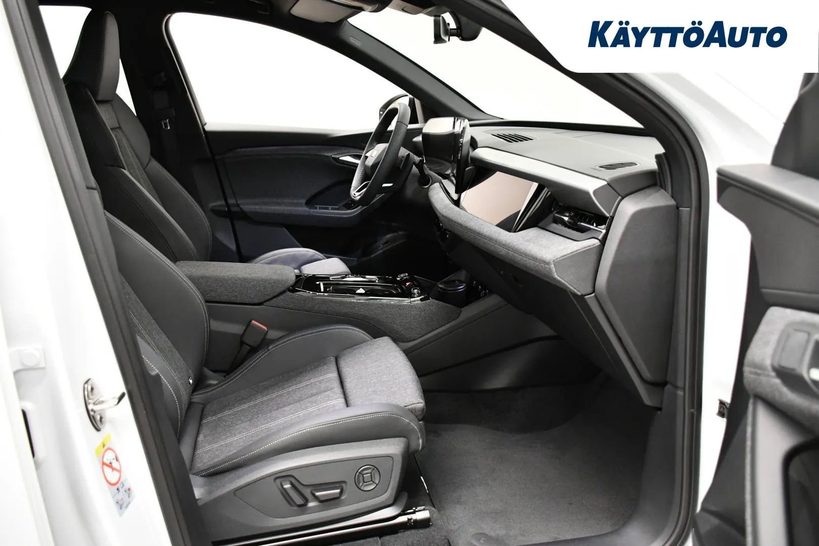 Audi Q6 e-tron RXN-466 carousel image