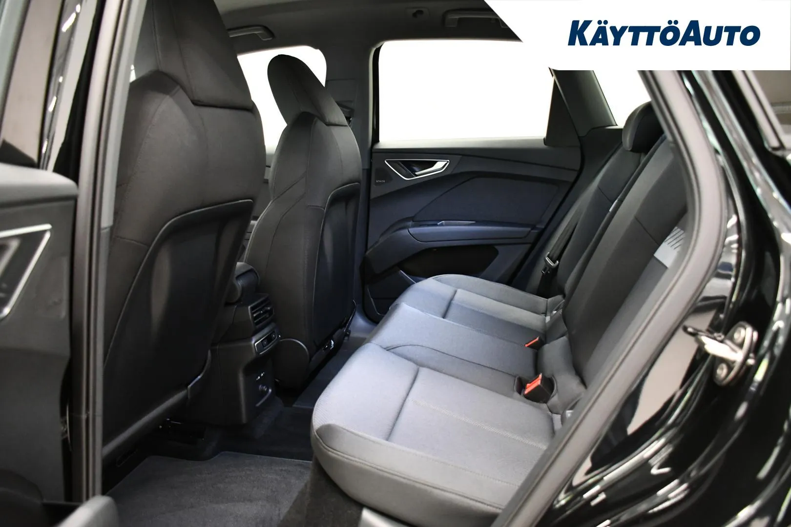 Audi Q4 e-tron XTH-790 carousel image