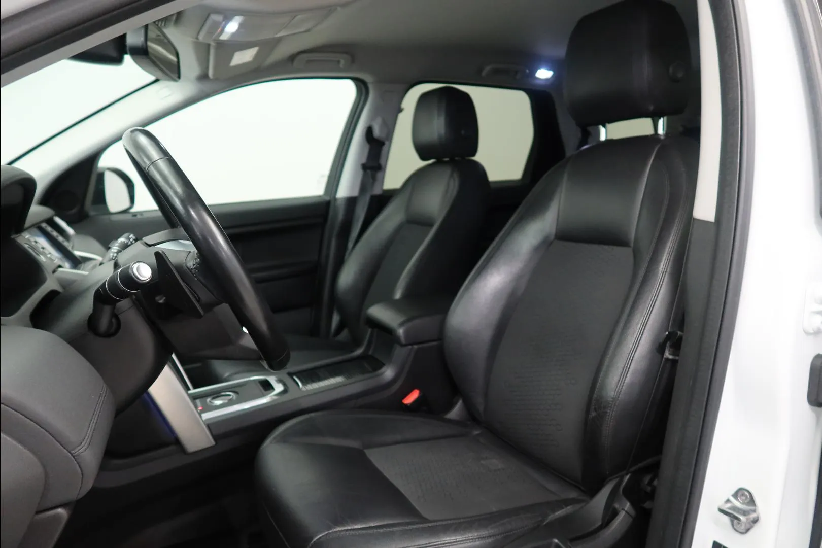 LAND ROVER Discovery FPY-418 carousel image