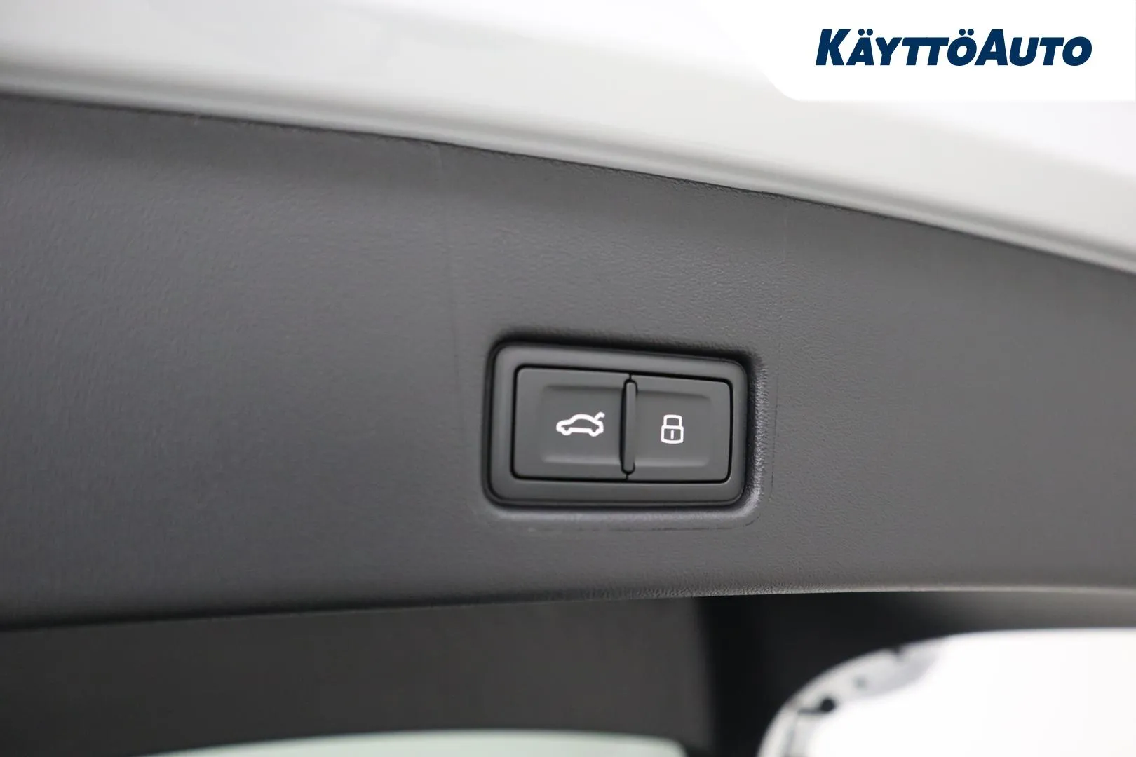 Audi Q4 e-tron ZPL-494 carousel image