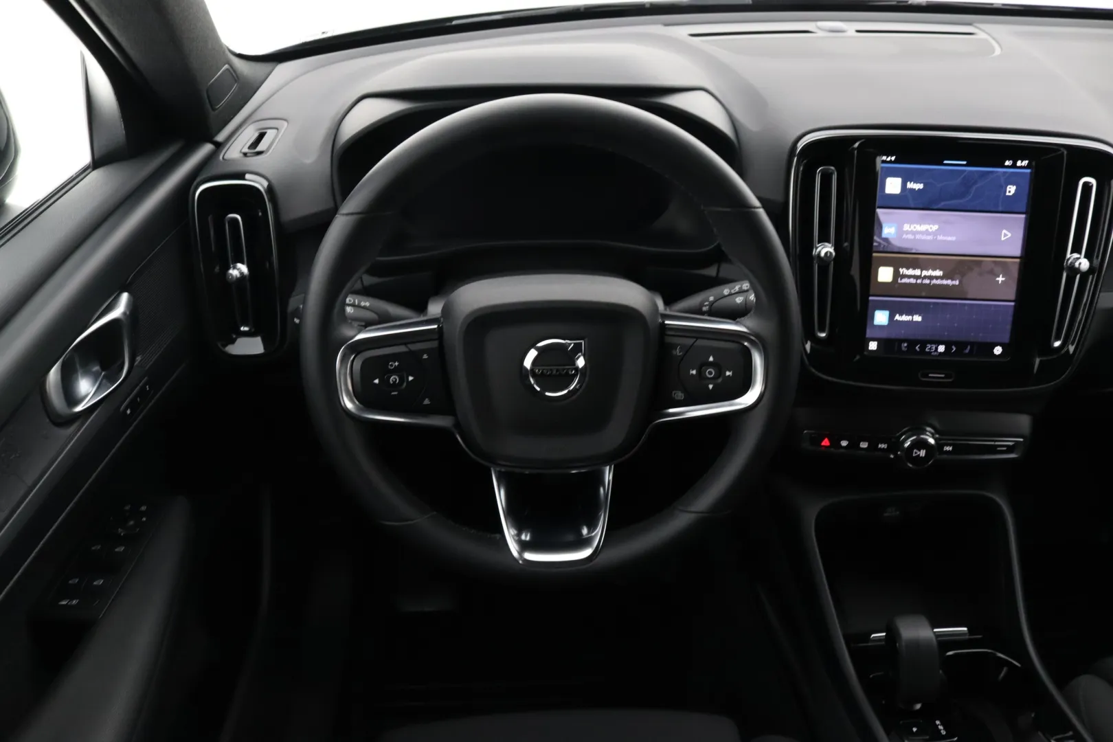 Volvo XC40 IRJ-940 carousel image