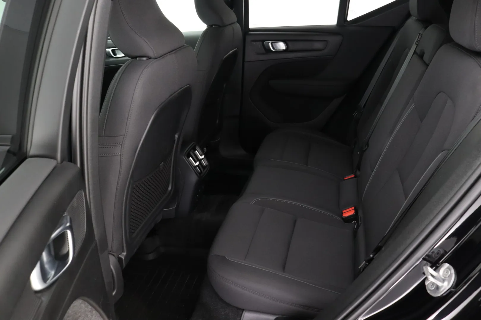 Volvo XC40 IRJ-940 carousel image
