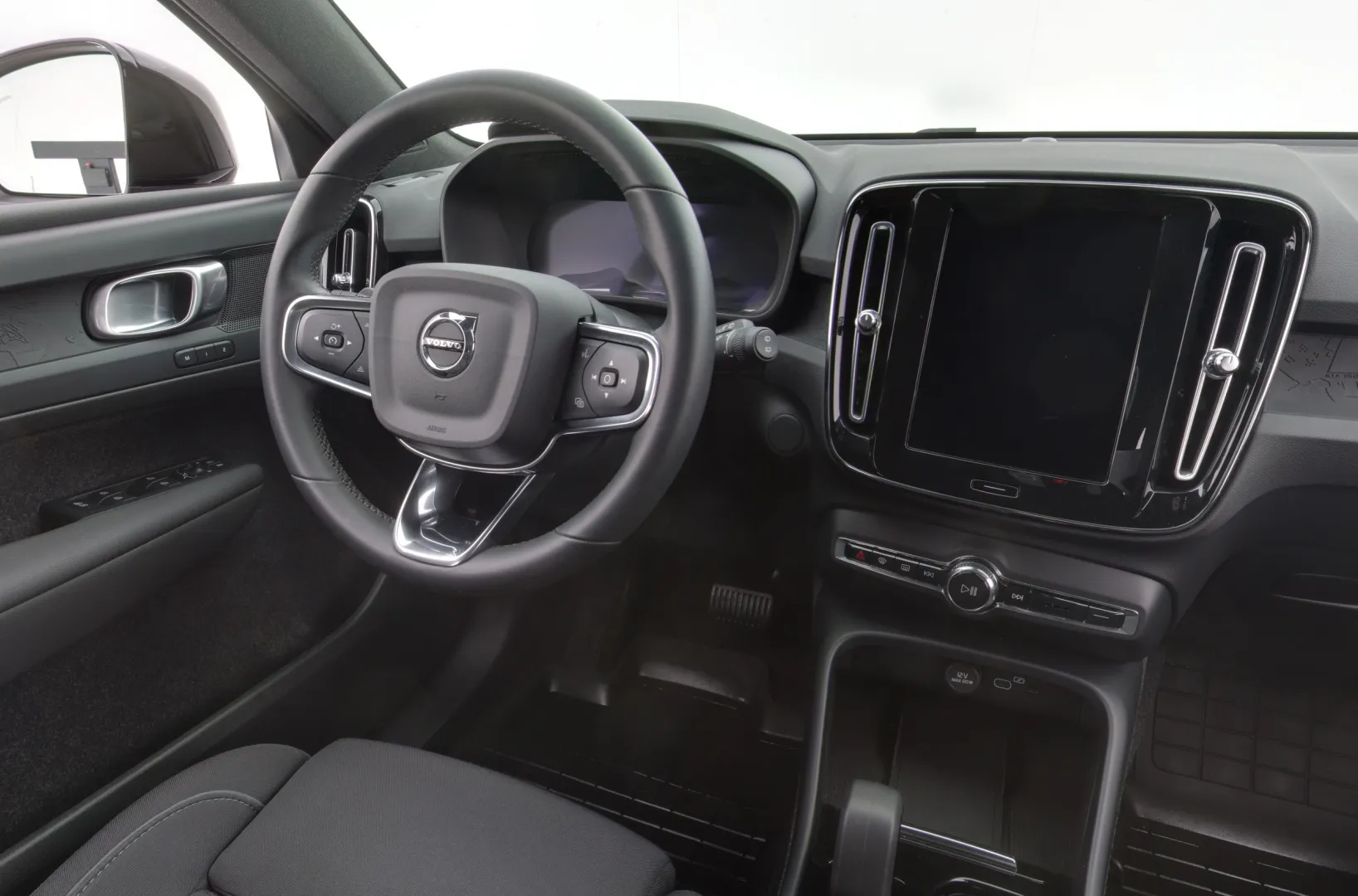 Volvo XC40 IRJ-940 carousel image
