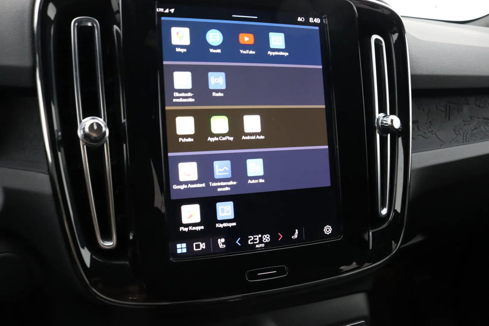 Volvo XC40 IRJ-940 carousel image