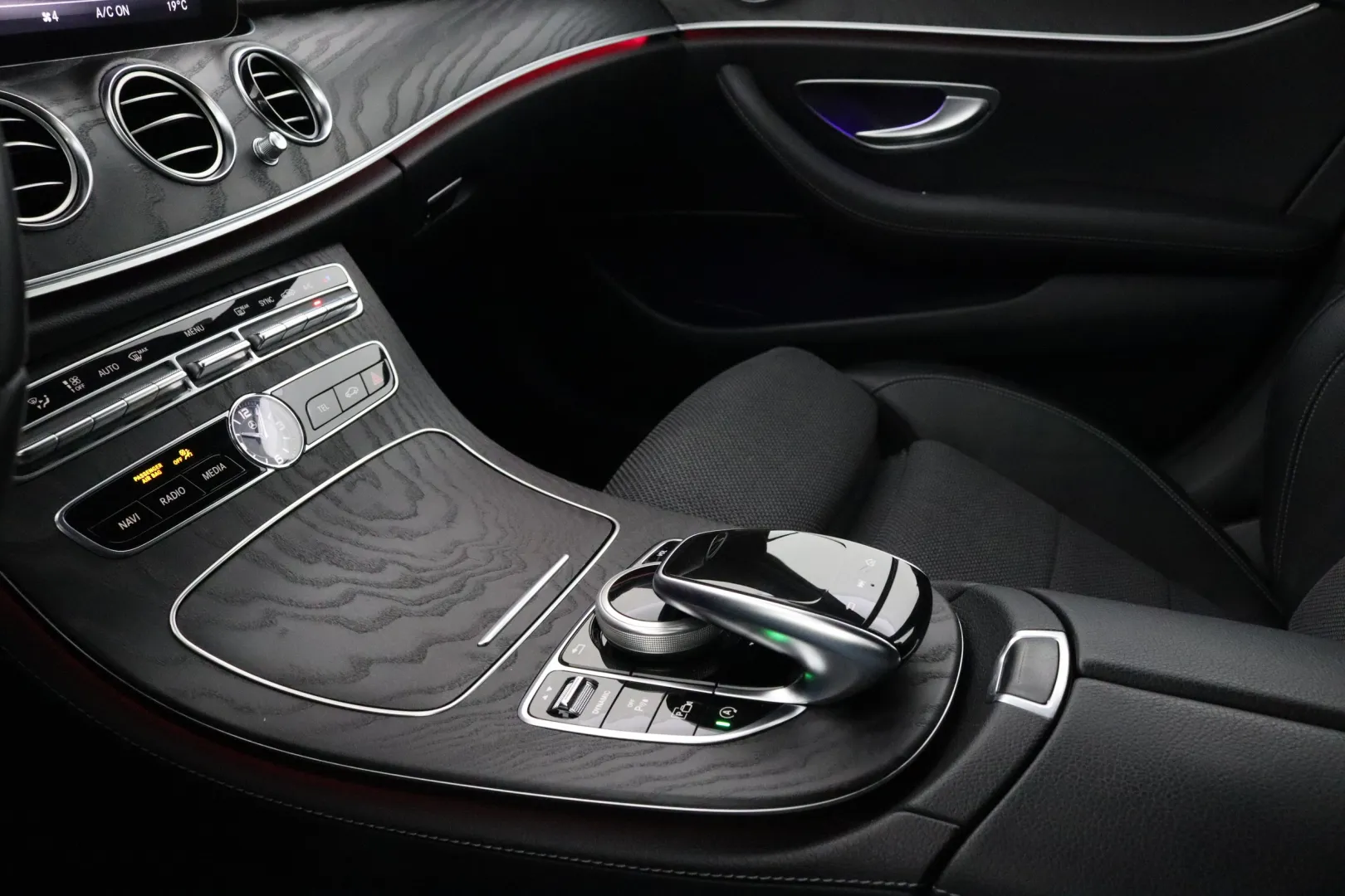 MERCEDES-BENZ E IPZ-685 carousel image