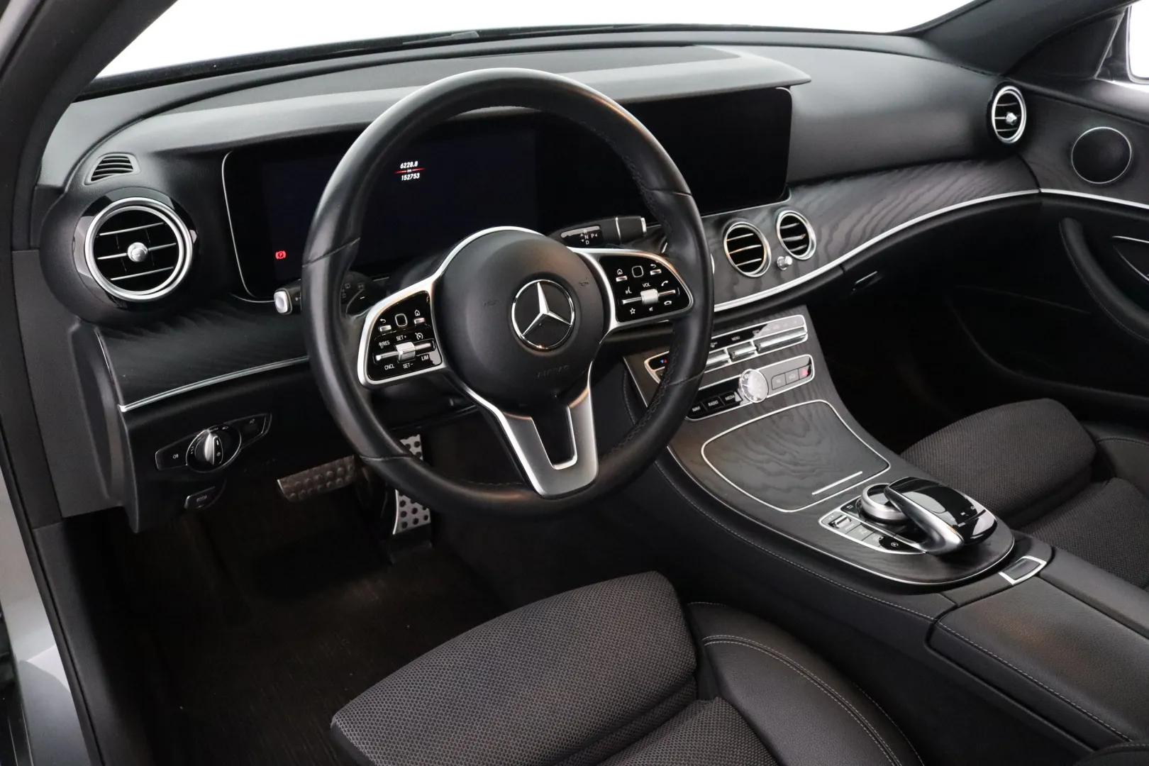 MERCEDES-BENZ E IPZ-685 carousel image